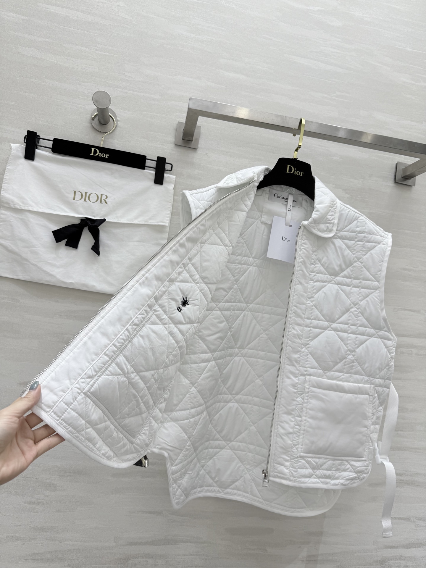 #DIO♡²⁵秋冬新款 戴妃藤格纹棉服马甲 腰带设计收腰显瘦 高品质定制 现货首发size：S/M/L（