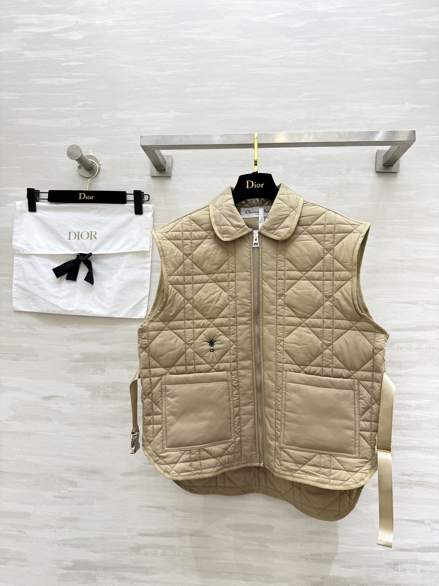 #DIO♡²⁵秋冬新款 戴妃藤格纹棉服马甲 腰带设计收腰显瘦 高品质定制 现货首发size：S/M/L（