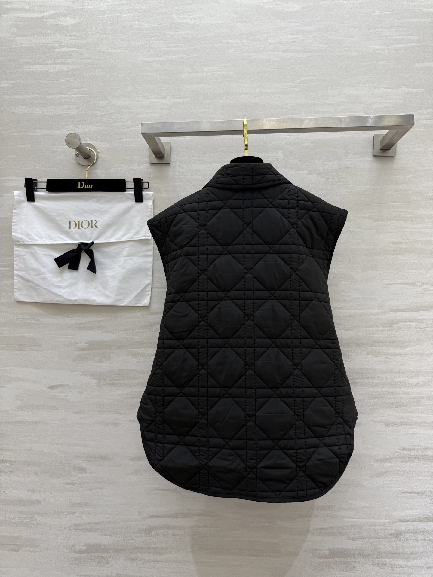 #DIO♡²⁵秋冬新款 戴妃藤格纹棉服马甲 腰带设计收腰显瘦 高品质定制 现货首发size：S/M/L（