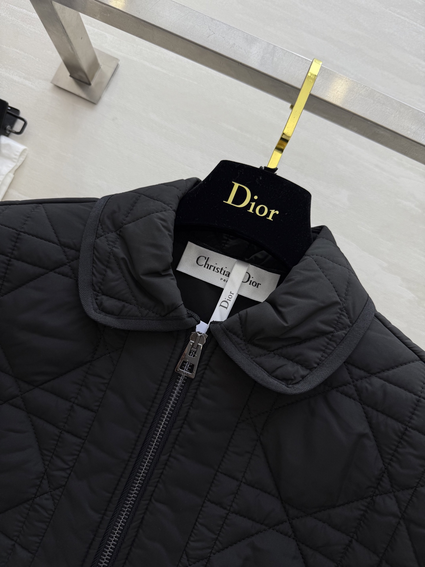 #DIO♡²⁵秋冬新款 戴妃藤格纹棉服马甲 腰带设计收腰显瘦 高品质定制 现货首发size：S/M/L（