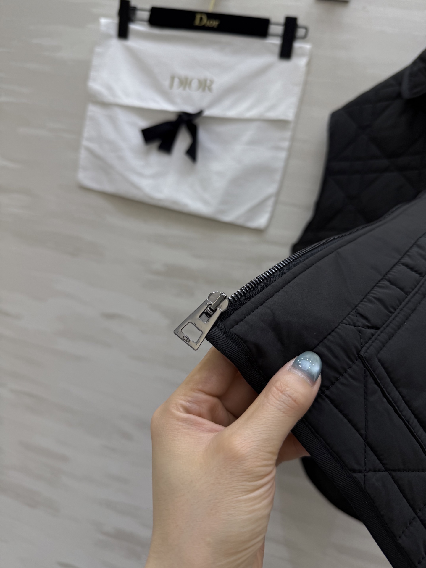 #DIO♡²⁵秋冬新款 戴妃藤格纹棉服马甲 腰带设计收腰显瘦 高品质定制 现货首发size：S/M/L（