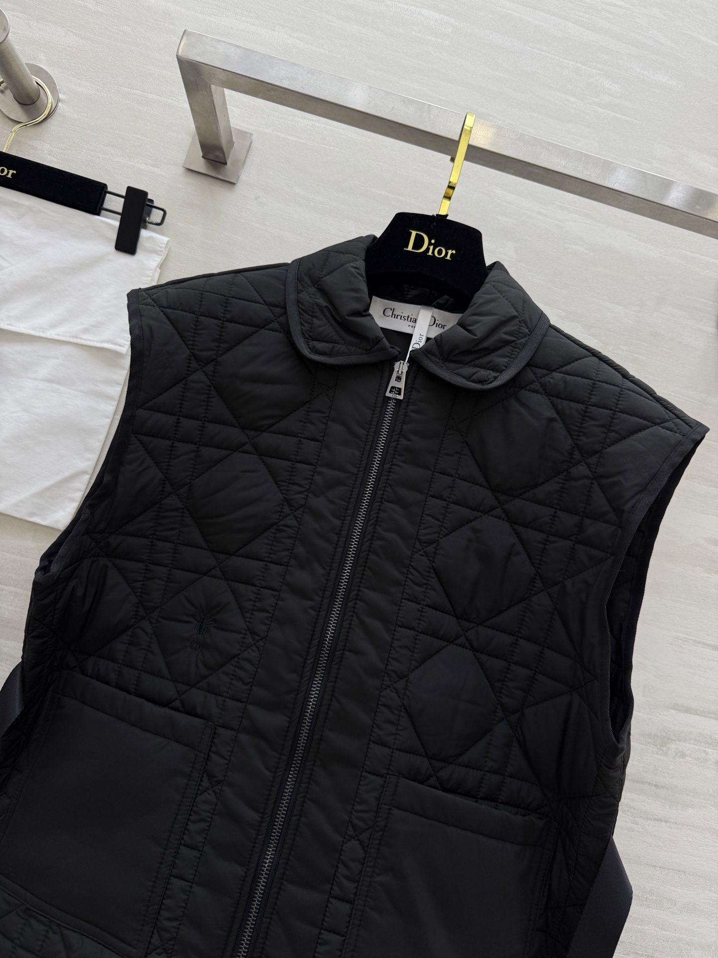 #DIO♡²⁵秋冬新款 戴妃藤格纹棉服马甲 腰带设计收腰显瘦 高品质定制 现货首发size：S/M/L（