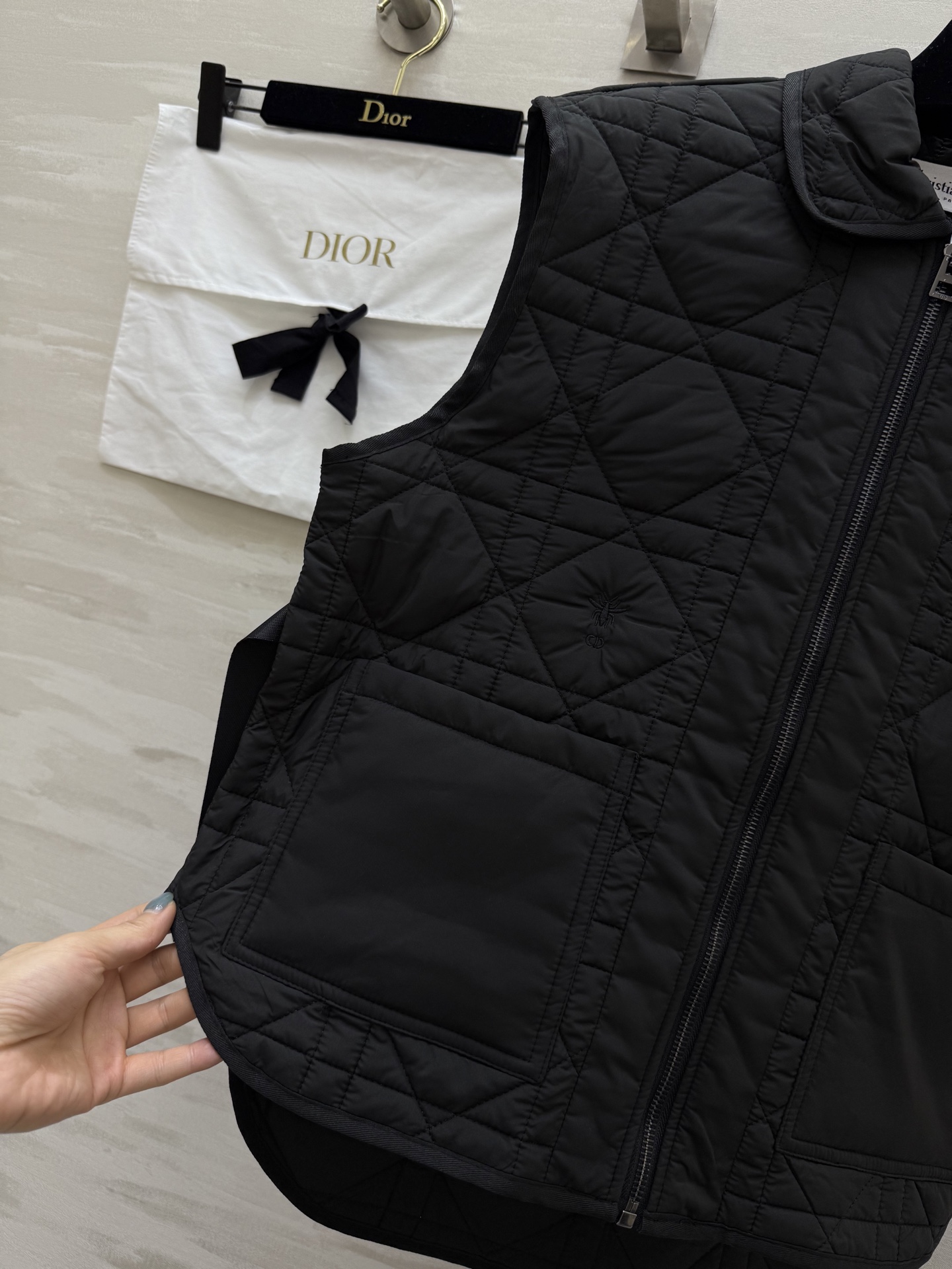 #DIO♡²⁵秋冬新款 戴妃藤格纹棉服马甲 腰带设计收腰显瘦 高品质定制 现货首发size：S/M/L（