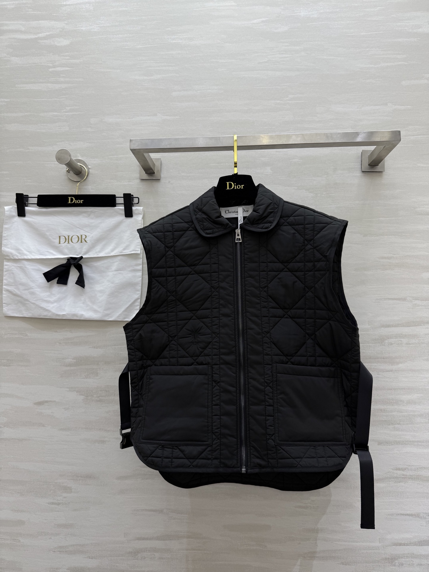 #DIO♡²⁵秋冬新款 戴妃藤格纹棉服马甲 腰带设计收腰显瘦 高品质定制 现货首发size：S/M/L（