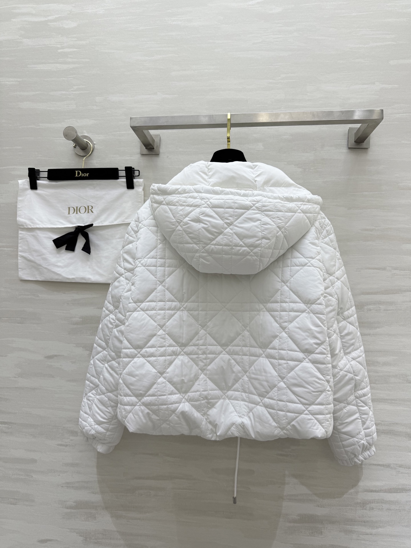 #DIO♡²⁵秋冬新款 戴妃藤格纹连帽羽绒服 内里填充90白鸭绒 超级保暖舒适 高级藤格纹设计 原版开发