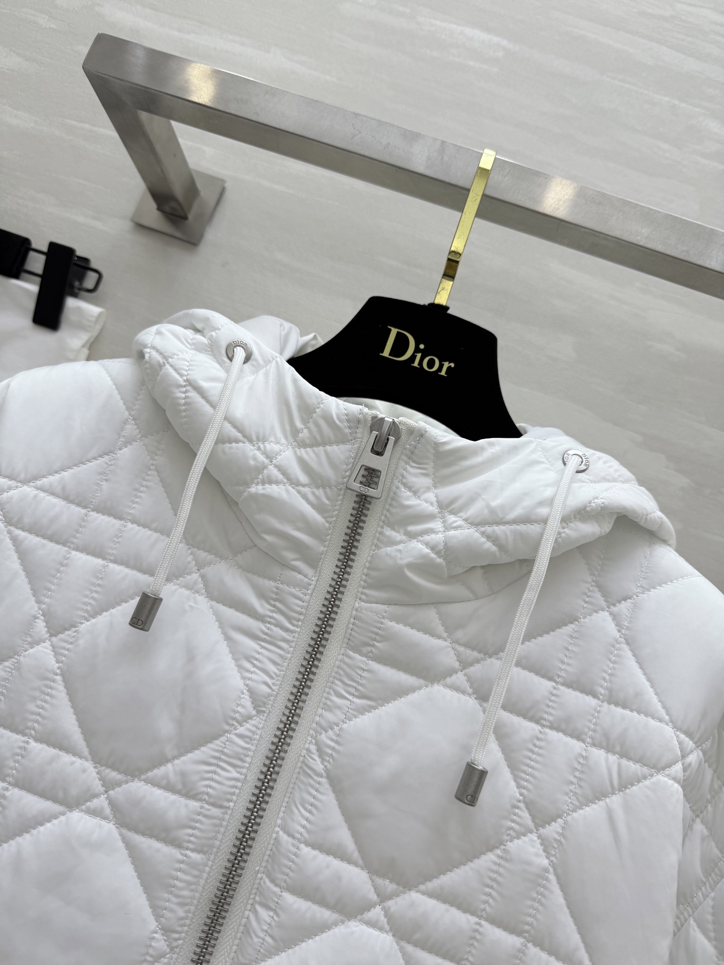 #DIO♡²⁵秋冬新款 戴妃藤格纹连帽羽绒服 内里填充90白鸭绒 超级保暖舒适 高级藤格纹设计 原版开发