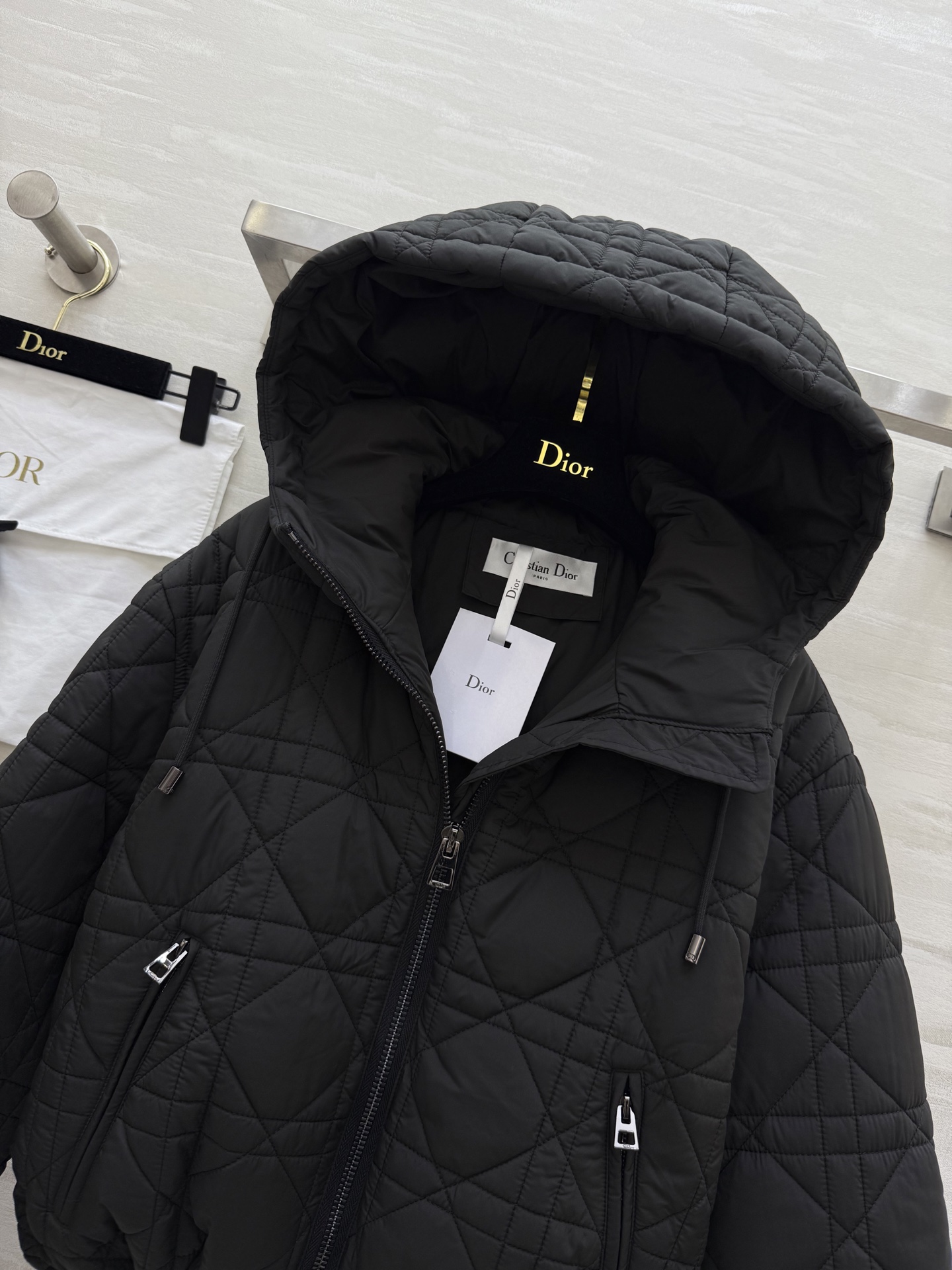 #DIO♡²⁵秋冬新款 戴妃藤格纹连帽羽绒服 内里填充90白鸭绒 超级保暖舒适 高级藤格纹设计 原版开发