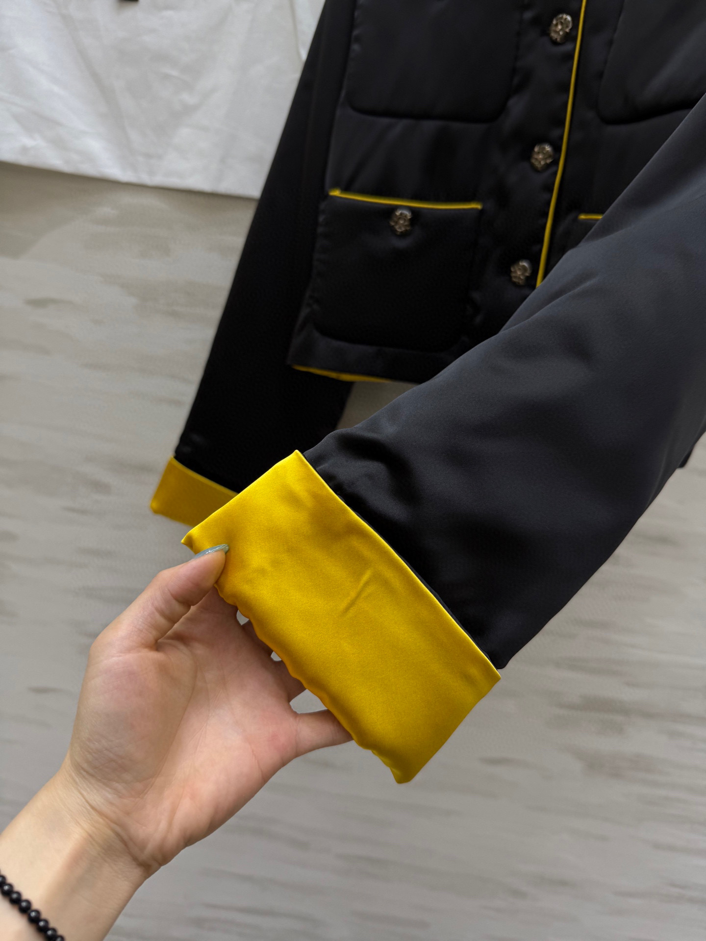 #Chane♡²⁵A高级手工坊 超级爆款 新中式风格薄款棉服 内里金色撞色 奢华缎面亲肤舒适 高品质 现