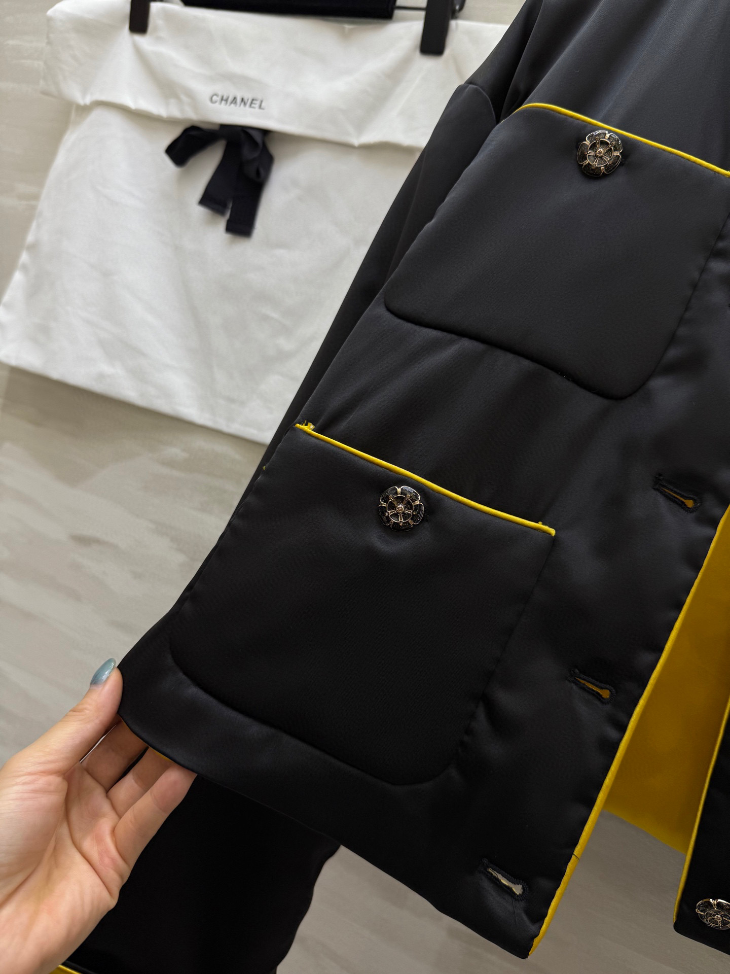 #Chane♡²⁵A高级手工坊 超级爆款 新中式风格薄款棉服 内里金色撞色 奢华缎面亲肤舒适 高品质 现