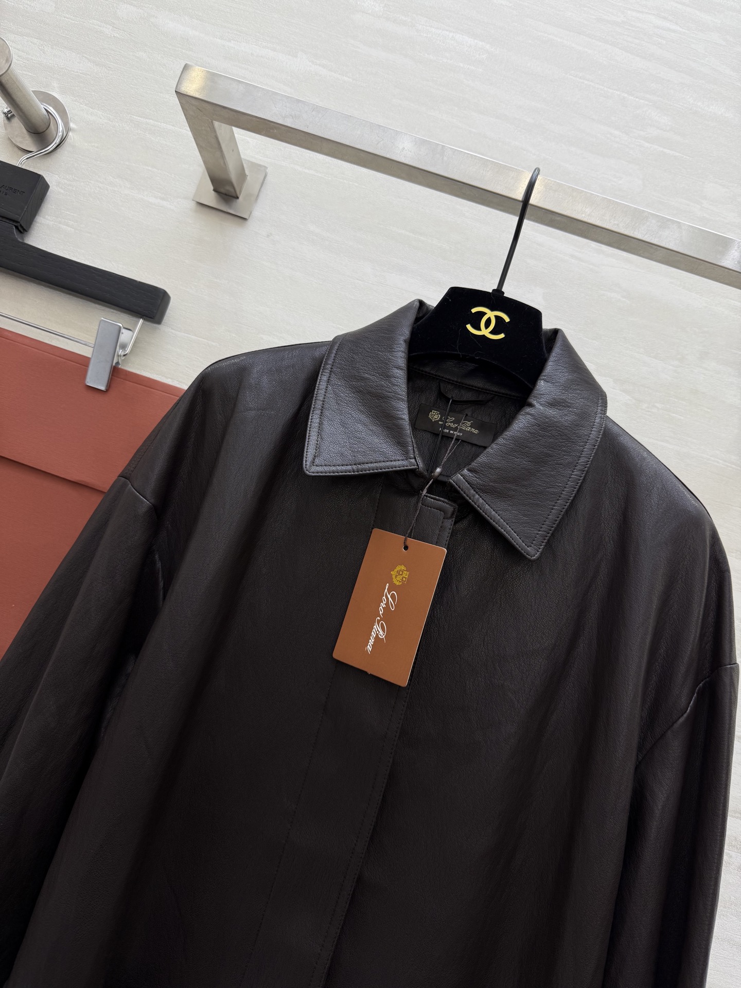 #lP🌹²⁵秋冬新款 老钱风 袖口拼接环保蛋白皮风衣外套 拼接白色袖口 简约又有细节感 宽松版型 轻便环