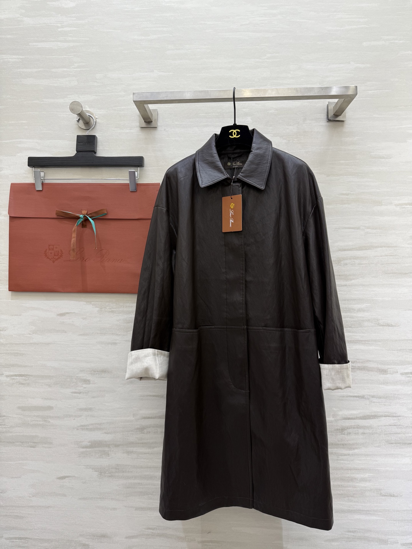 #lP🌹²⁵秋冬新款 老钱风 袖口拼接环保蛋白皮风衣外套 拼接白色袖口 简约又有细节感 宽松版型 轻便环