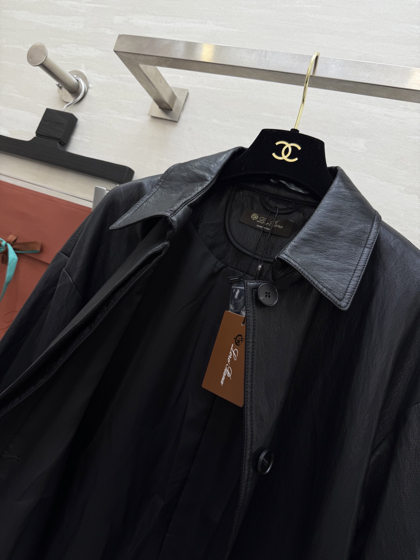 #lP🌹²⁵秋冬新款 老钱风 袖口拼接环保蛋白皮风衣外套 拼接白色袖口 简约又有细节感 宽松版型 轻便环