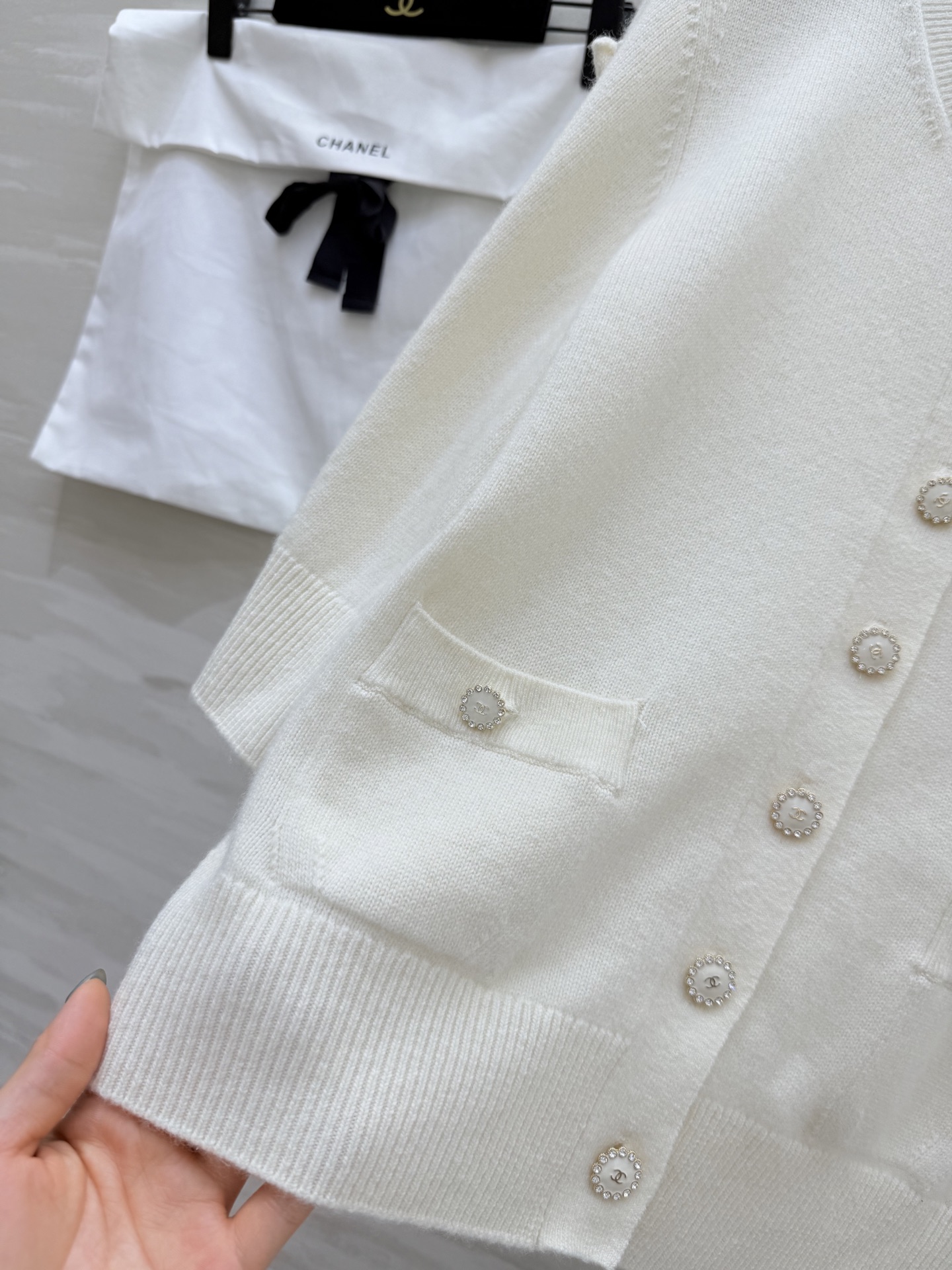 #Chane♡²⁵k 蝴蝶结🎀羊绒开衫 高品质定制 现货首发size：36/38/40（）