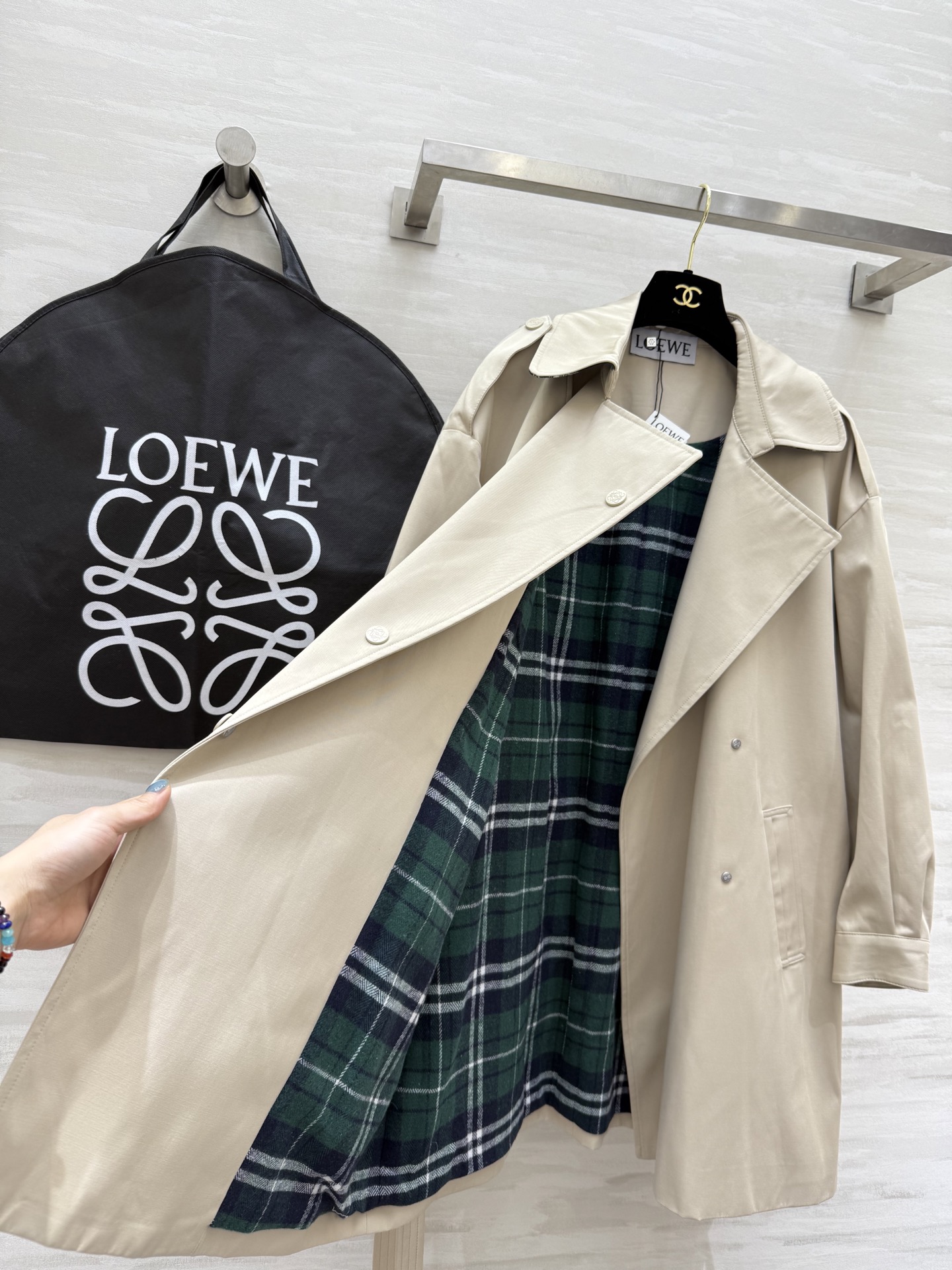 #Loew♡²⁵秋冬新款 极简风风衣外套 高品质定制 现货首发size：S/M/L（s码肩宽：55，胸围