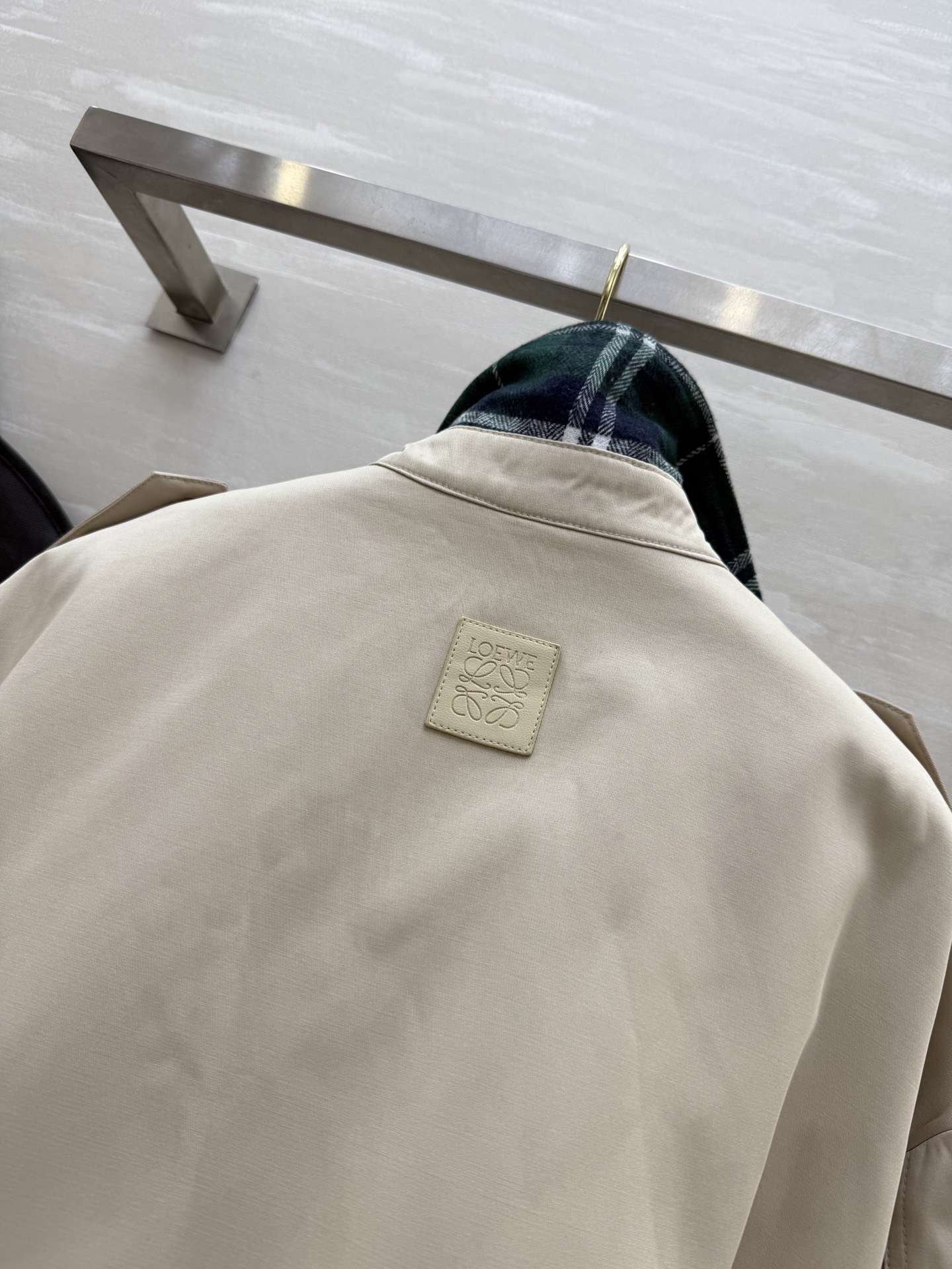 #Loew♡²⁵秋冬新款 极简风风衣外套 高品质定制 现货首发size：S/M/L（s码肩宽：55，胸围