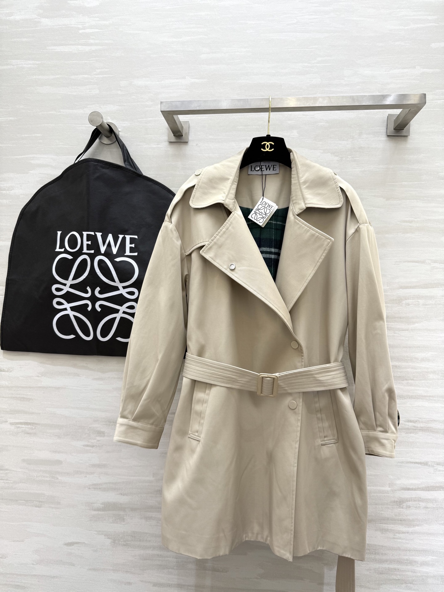 #Loew♡²⁵秋冬新款 极简风风衣外套 高品质定制 现货首发size：S/M/L（s码肩宽：55，胸围