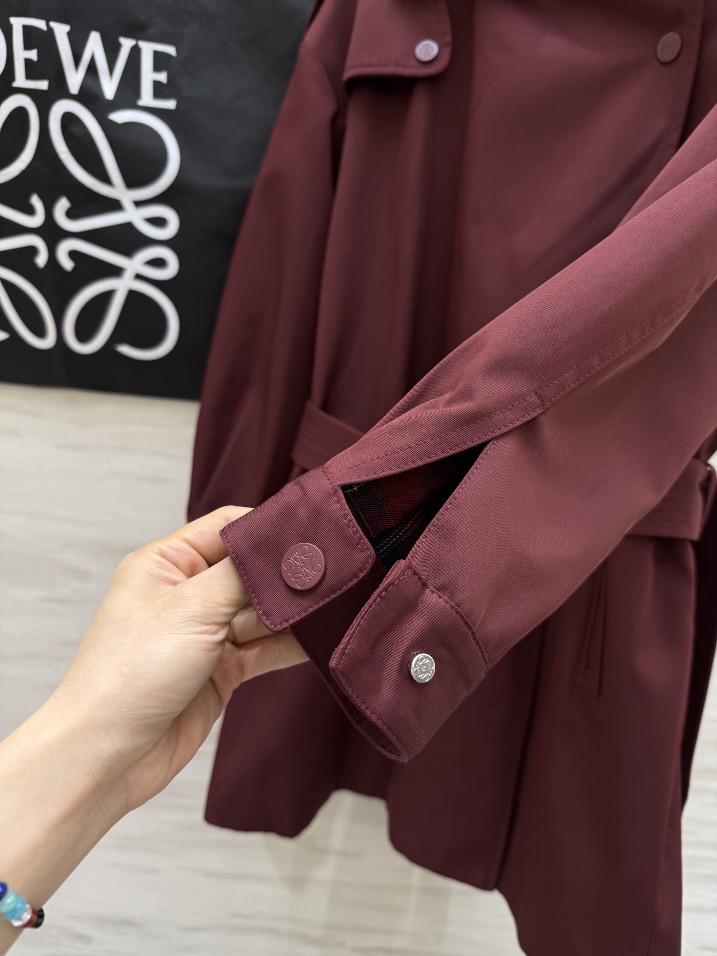 #Loew♡²⁵秋冬新款 极简风风衣外套 高品质定制 现货首发size：S/M/L（s码肩宽：55，胸围