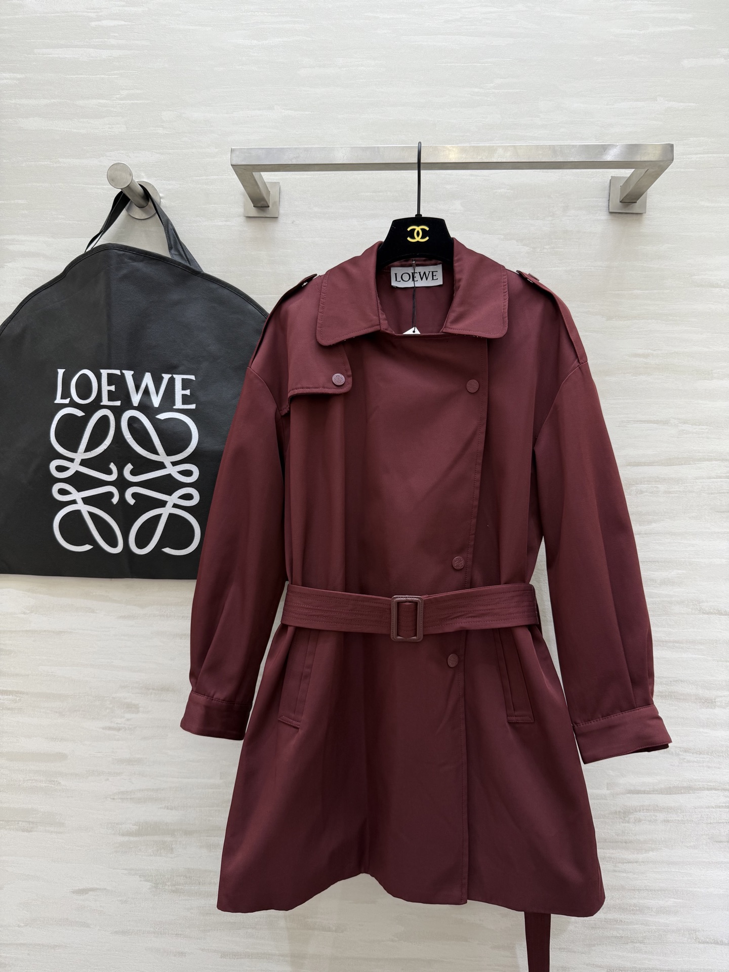 #Loew♡²⁵秋冬新款 极简风风衣外套 高品质定制 现货首发size：S/M/L（s码肩宽：55，胸围