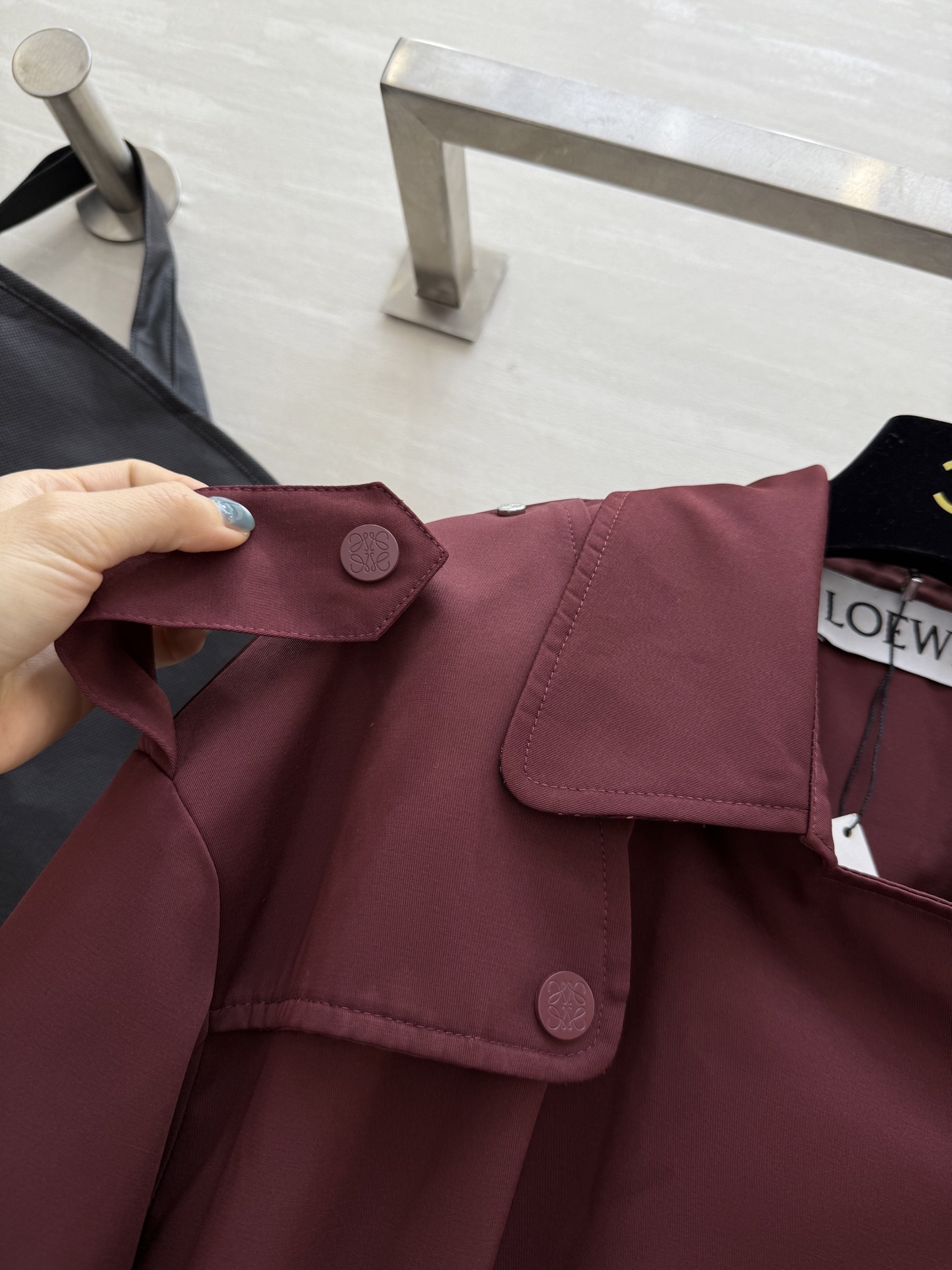 #Loew♡²⁵秋冬新款 极简风风衣外套 高品质定制 现货首发size：S/M/L（s码肩宽：55，胸围