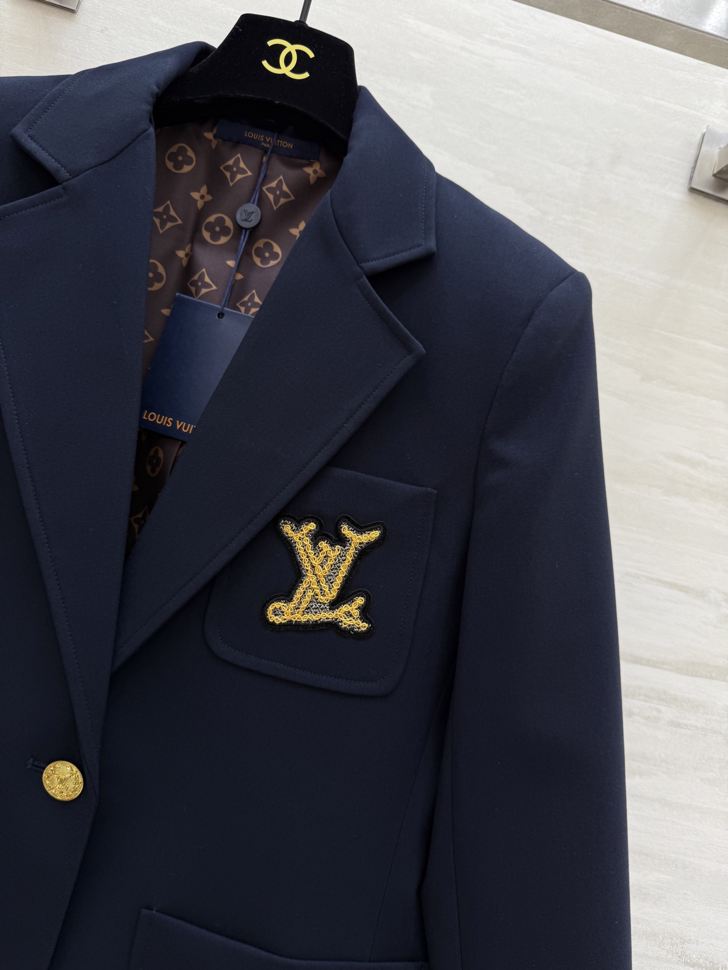 #Lv²⁵秋冬新款 羊毛西装外套 高品质定制 现货首发size：S/M/L/XL（M码肩宽：39，胸围：