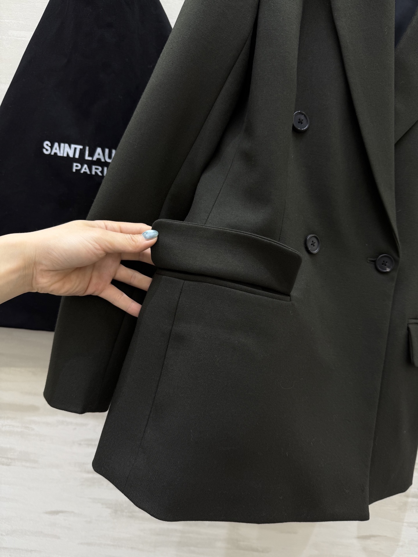 #ysl²⁵秋冬新款 本季最佳财阀千金单品 娜扎同款羊毛华达呢西装 独家开发定制 羊毛面料质感挺阔有型 