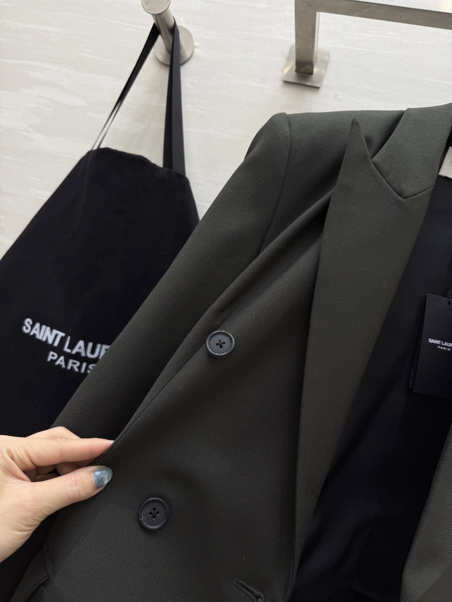 #ysl²⁵秋冬新款 本季最佳财阀千金单品 娜扎同款羊毛华达呢西装 独家开发定制 羊毛面料质感挺阔有型 