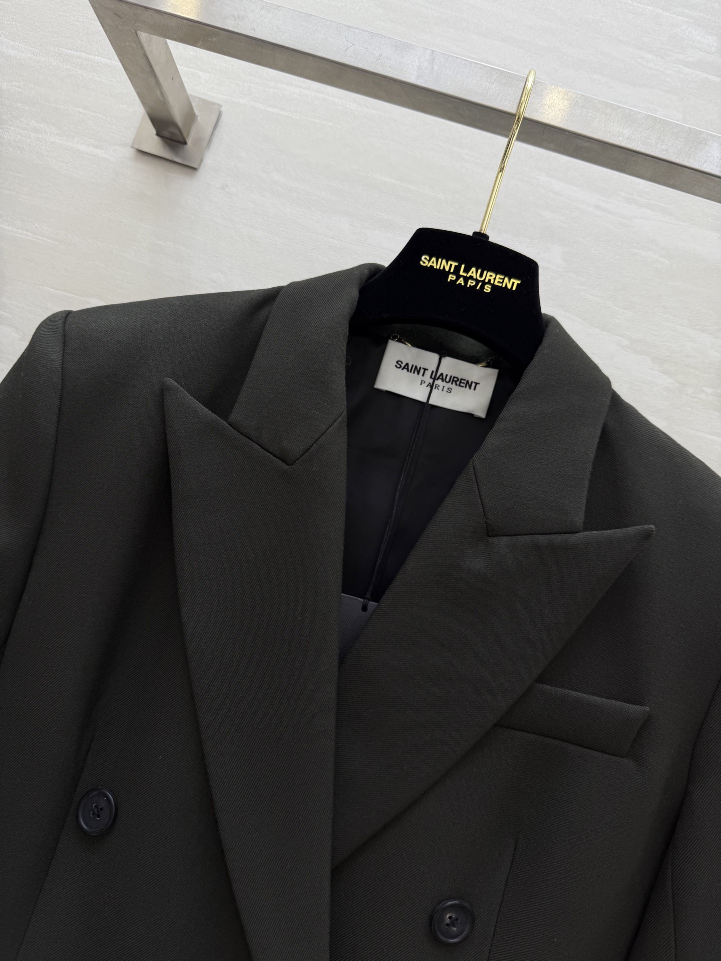 #ysl²⁵秋冬新款 本季最佳财阀千金单品 娜扎同款羊毛华达呢西装 独家开发定制 羊毛面料质感挺阔有型 