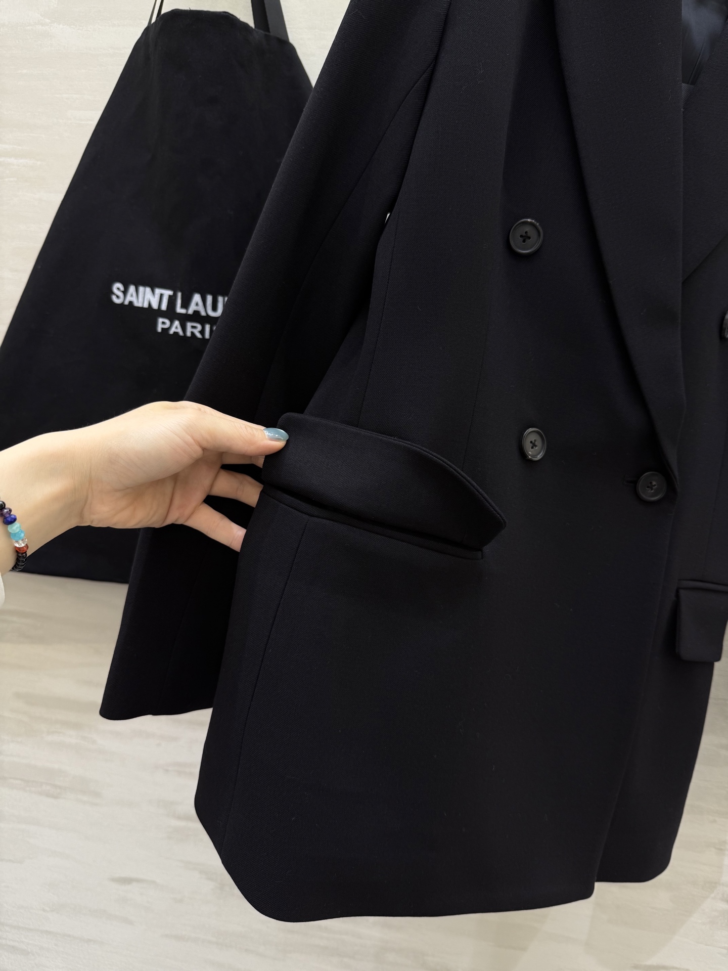 #ysl²⁵秋冬新款 本季最佳财阀千金单品 娜扎同款羊毛华达呢西装 独家开发定制 羊毛面料质感挺阔有型 