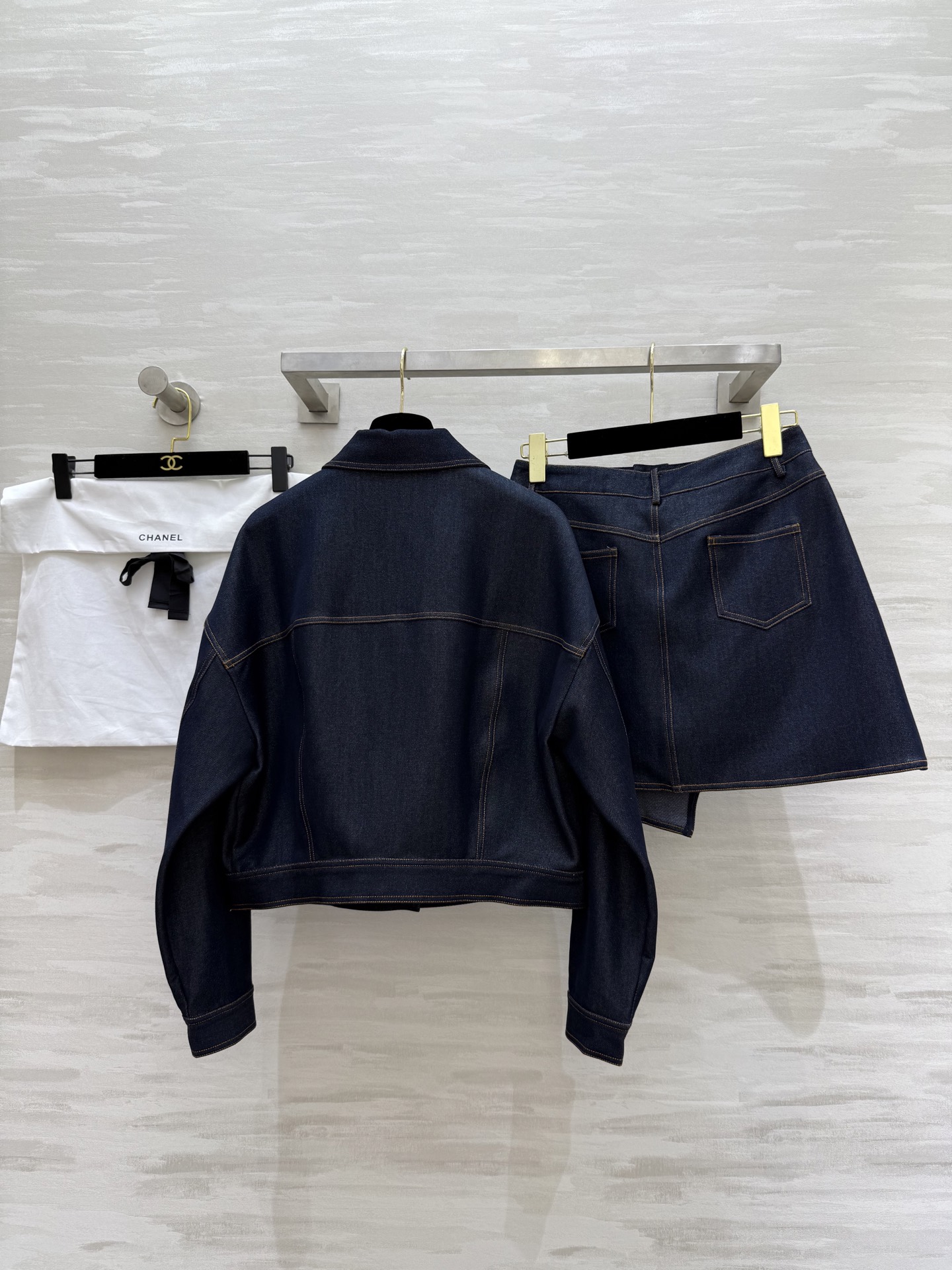 #lP🌹²⁵秋冬新款 复古时髦感牛仔套装 谁不爱🤠〰️全牛仔穿搭也可以超级有范！高品质定制 现货首发si