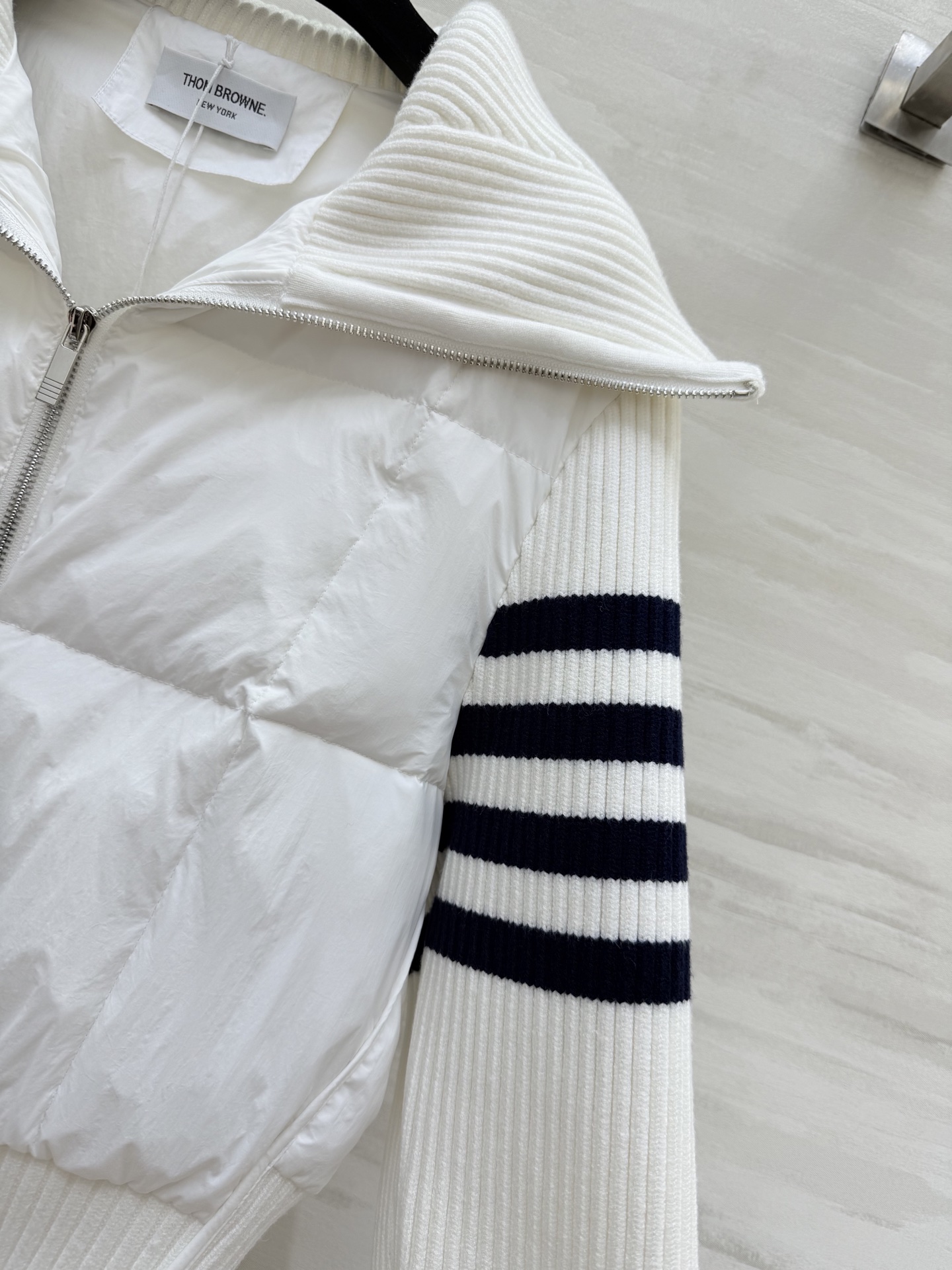 #TB/汤姆布朗²⁵秋冬新款 学院风针织拼接羽绒服 内里90白鸭绒填充 高品质定制 现货首发size：S