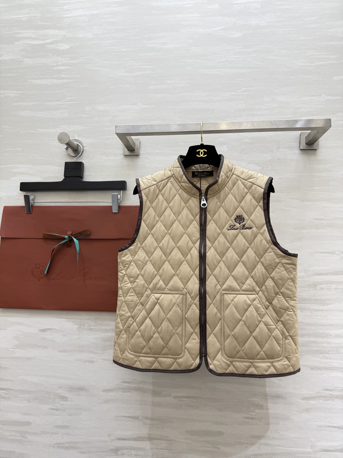 #lP🌹²⁵秋冬新款 菱格夹棉马甲外套 内里夹棉保暖舒适 logo刺绣🪡精致高级 高品质 现货首发siz