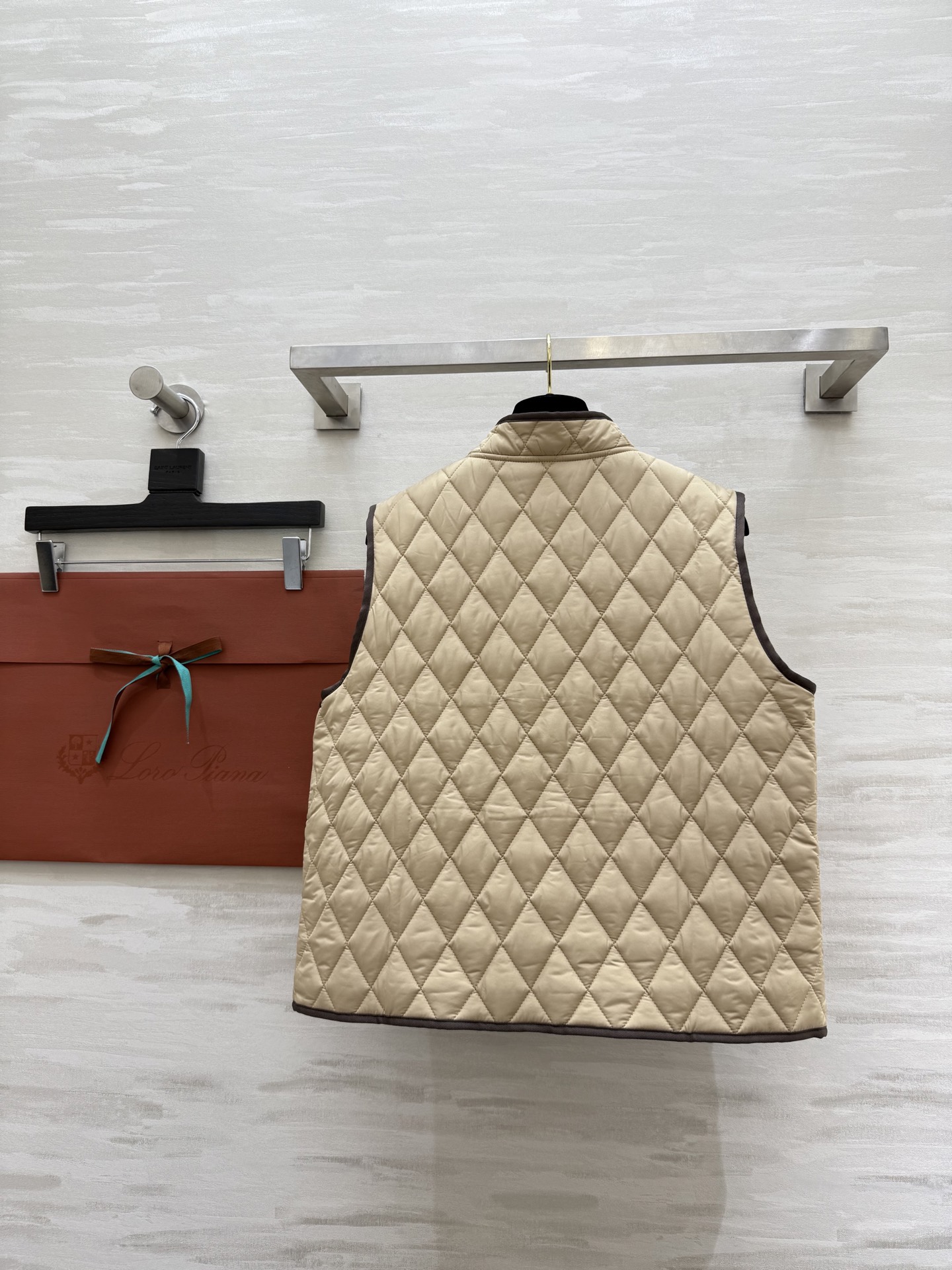 #lP🌹²⁵秋冬新款 菱格夹棉马甲外套 内里夹棉保暖舒适 logo刺绣🪡精致高级 高品质 现货首发siz