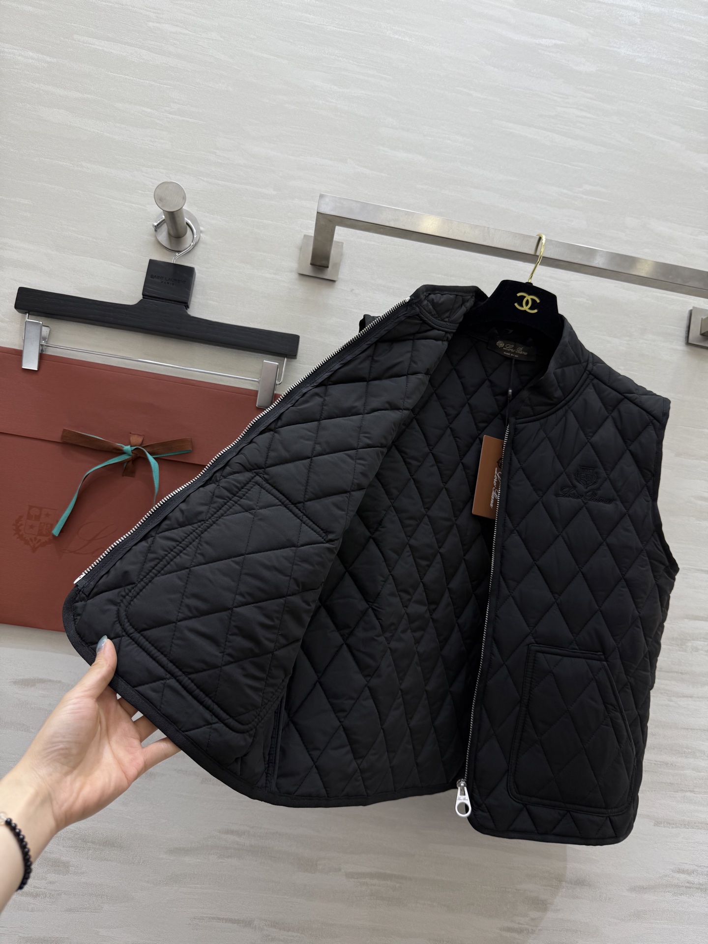 #lP🌹²⁵秋冬新款 菱格夹棉马甲外套 内里夹棉保暖舒适 logo刺绣🪡精致高级 高品质 现货首发siz