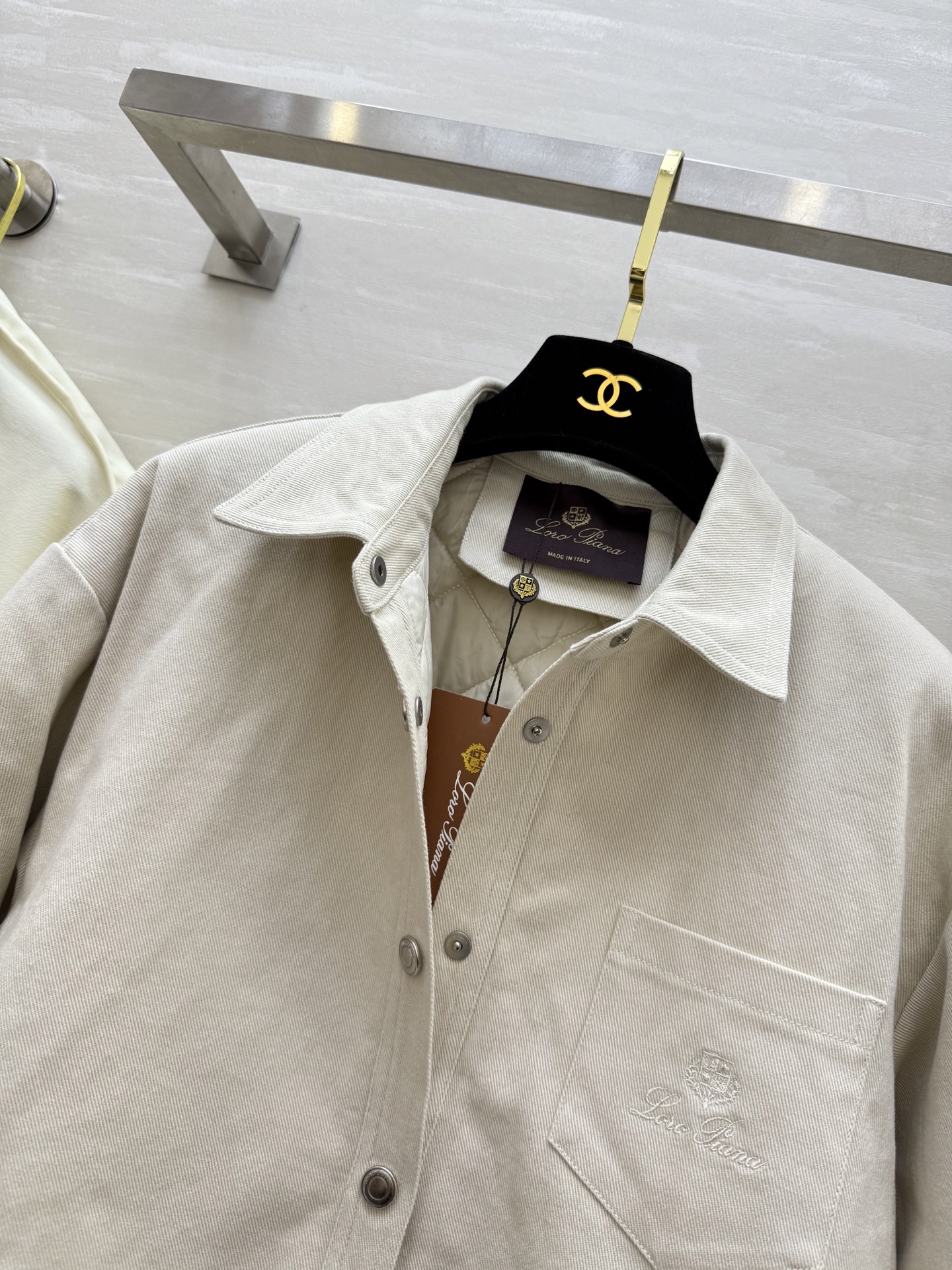 #lP🌹²⁵秋冬新款 衬衣式棉服外套 内里夹棉保暖舒适 衬衣式设计松弛有度 高品质 现货首发size：S