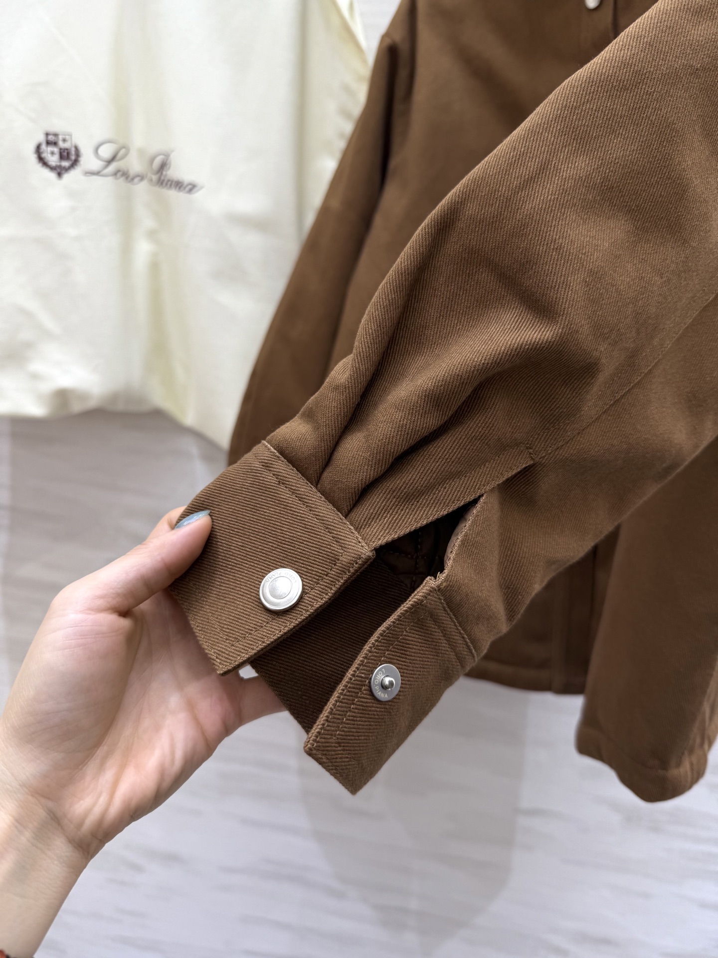 #lP🌹²⁵秋冬新款 衬衣式棉服外套 内里夹棉保暖舒适 衬衣式设计松弛有度 高品质 现货首发size：S