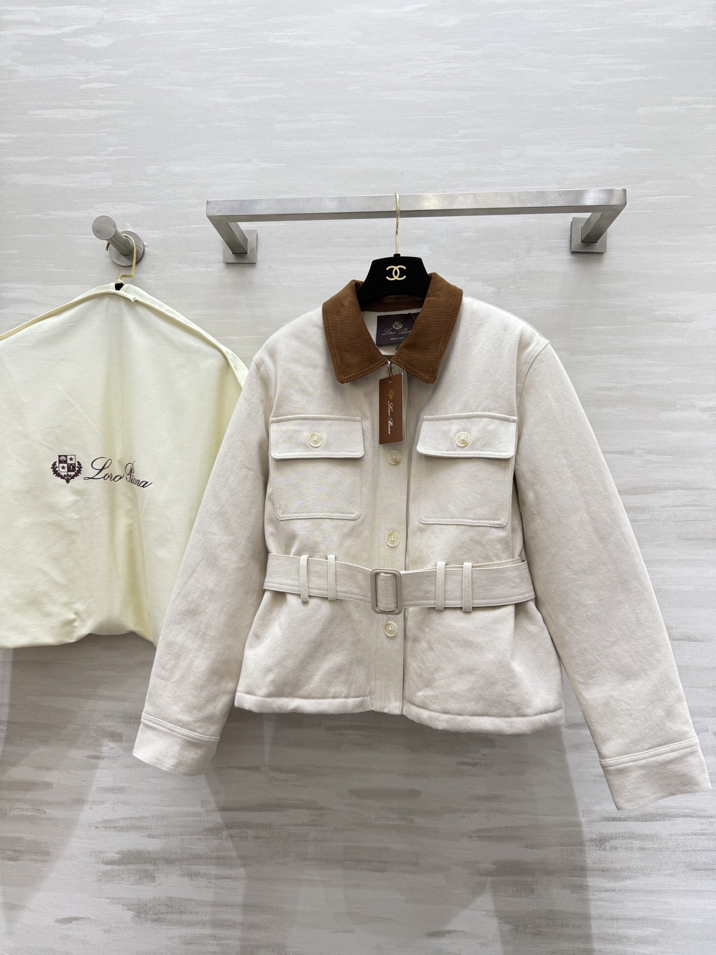 NO:576002,#LP autumn and winter new style old money style contrasting color collar belt waisted cotton jacket, high quality customization, ready for sale, sizeS/M/L (S size shoulder width 45, bust, length 56),,loro piana,jackets & coats,alexander wang19860909#LP秋冬新款 老钱风撞色领腰带收腰棉服外套 高品质定制 现货首发sizeS/M/L（s码肩宽45,胸围,衣长56）,,loro piana,jackets & coats,alexander wang,Women's clothing