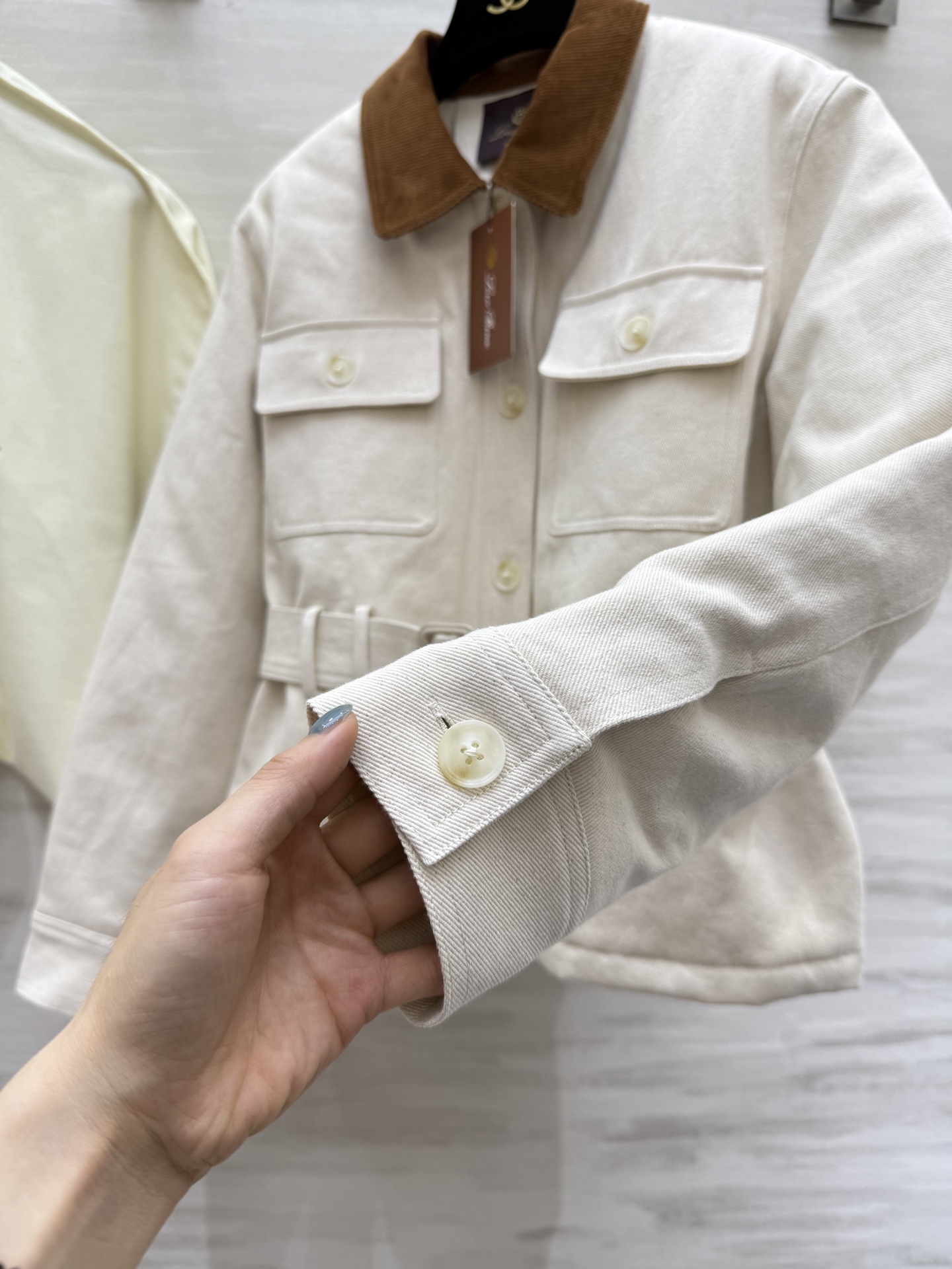 #lP🌹²⁵秋冬新款 老钱风撞色领腰带收腰棉服外套 高品质定制 现货首发size：S/M/L（s码肩宽：