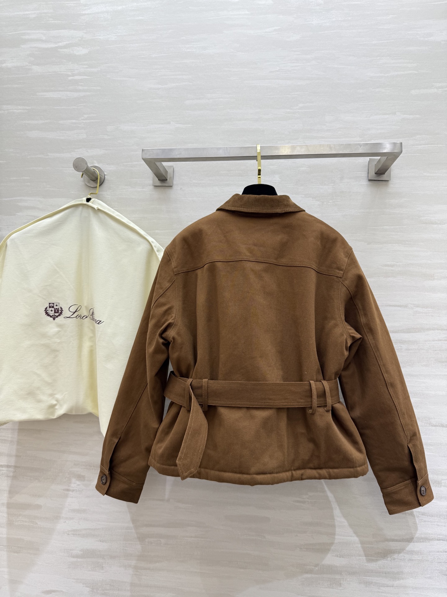 #lP🌹²⁵秋冬新款 老钱风撞色领腰带收腰棉服外套 高品质定制 现货首发size：S/M/L（s码肩宽：