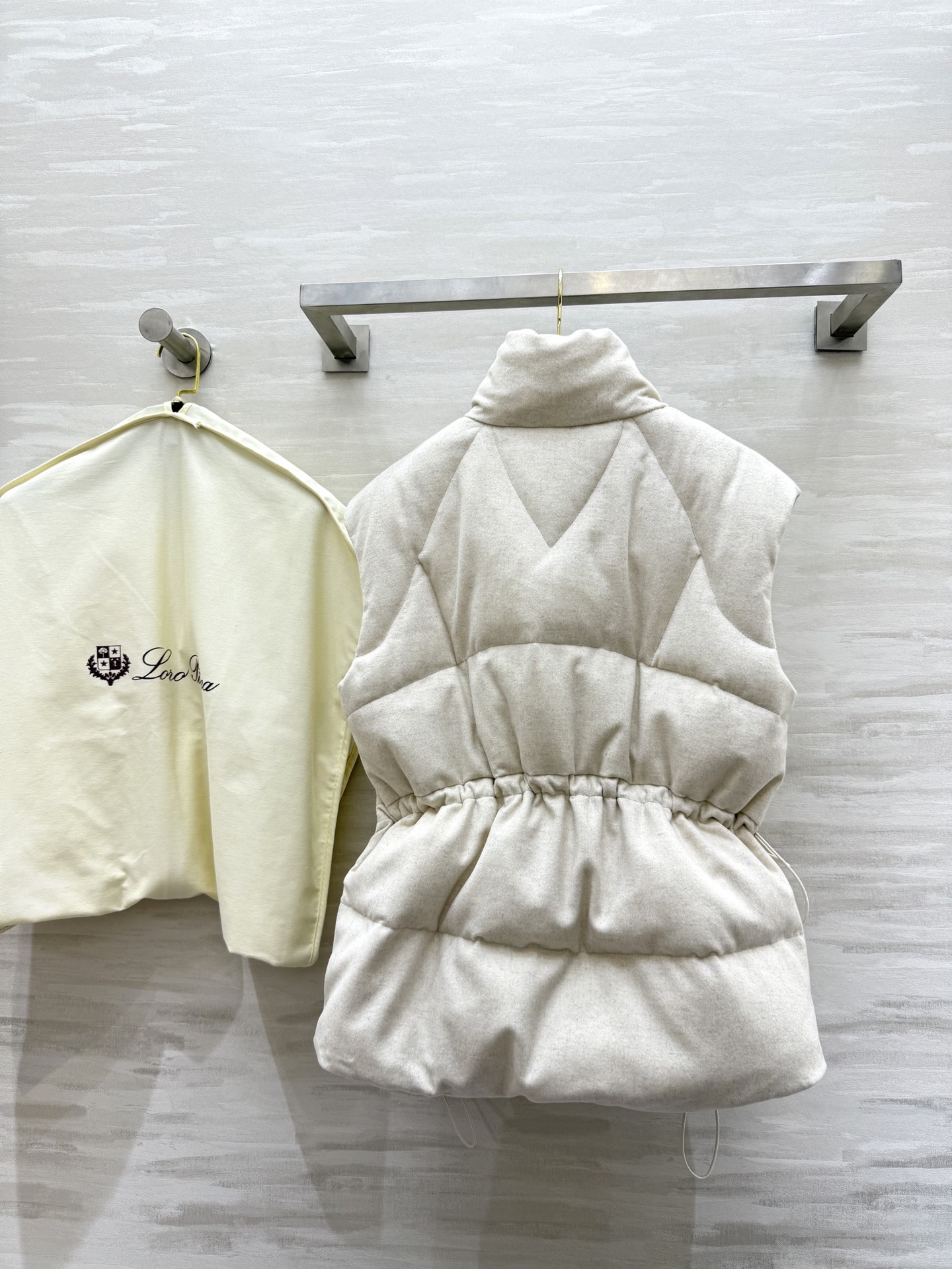 #lP🌹²⁵秋冬新款 羊毛羽绒马甲 内里90白鸭绒填充 外层羊毛面料 高品质定制 现货首发size：S/