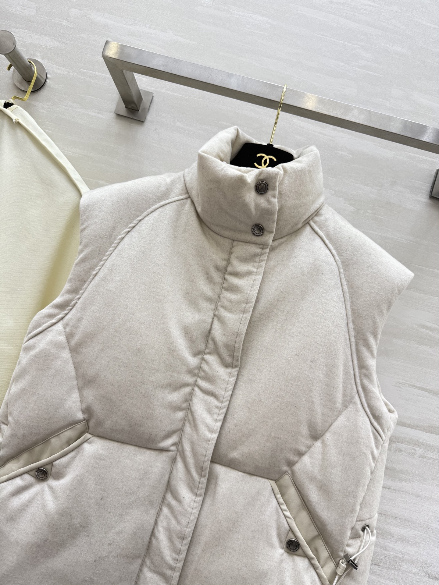 #lP🌹²⁵秋冬新款 羊毛羽绒马甲 内里90白鸭绒填充 外层羊毛面料 高品质定制 现货首发size：S/