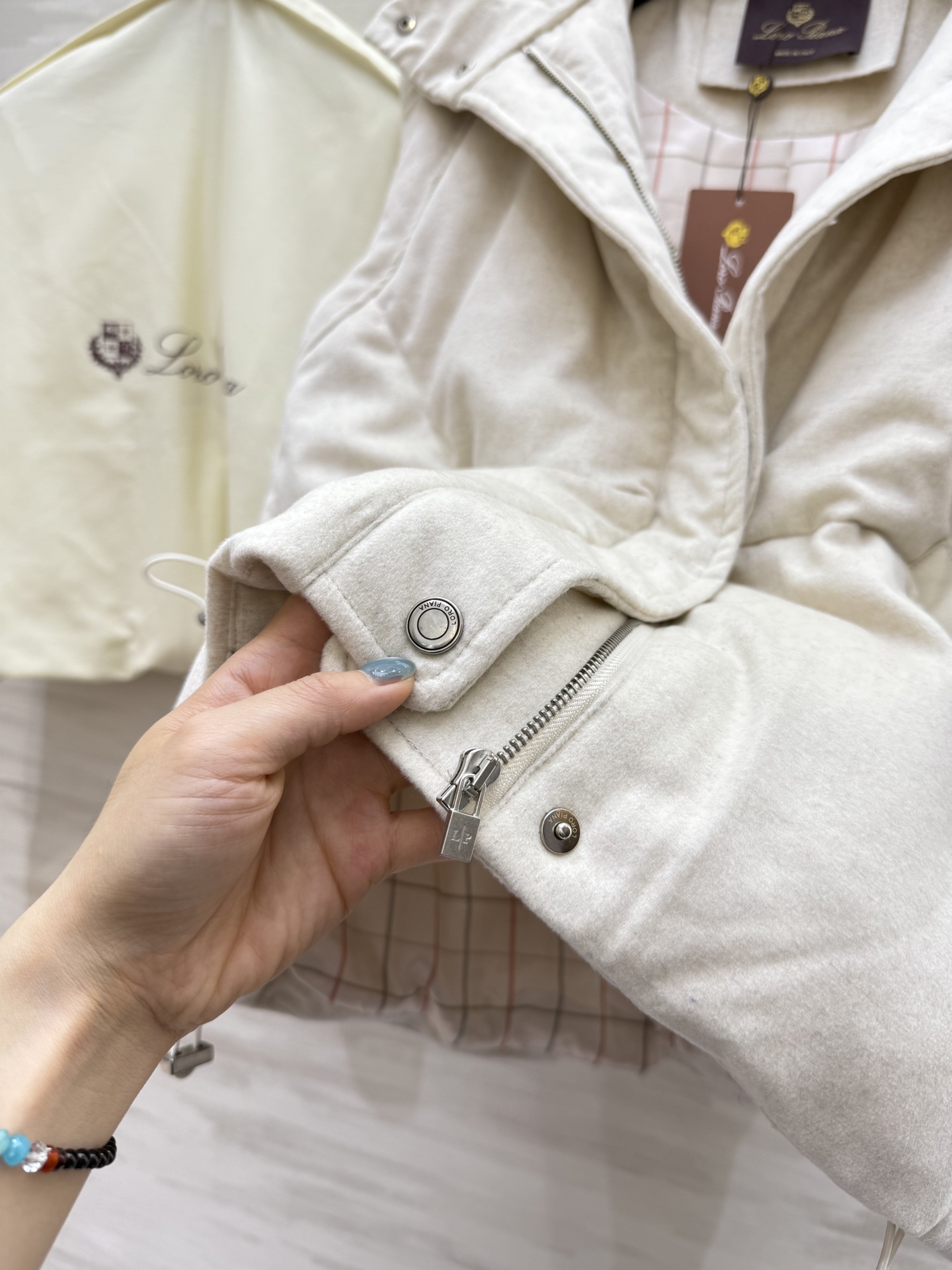 #lP🌹²⁵秋冬新款 羊毛羽绒马甲 内里90白鸭绒填充 外层羊毛面料 高品质定制 现货首发size：S/