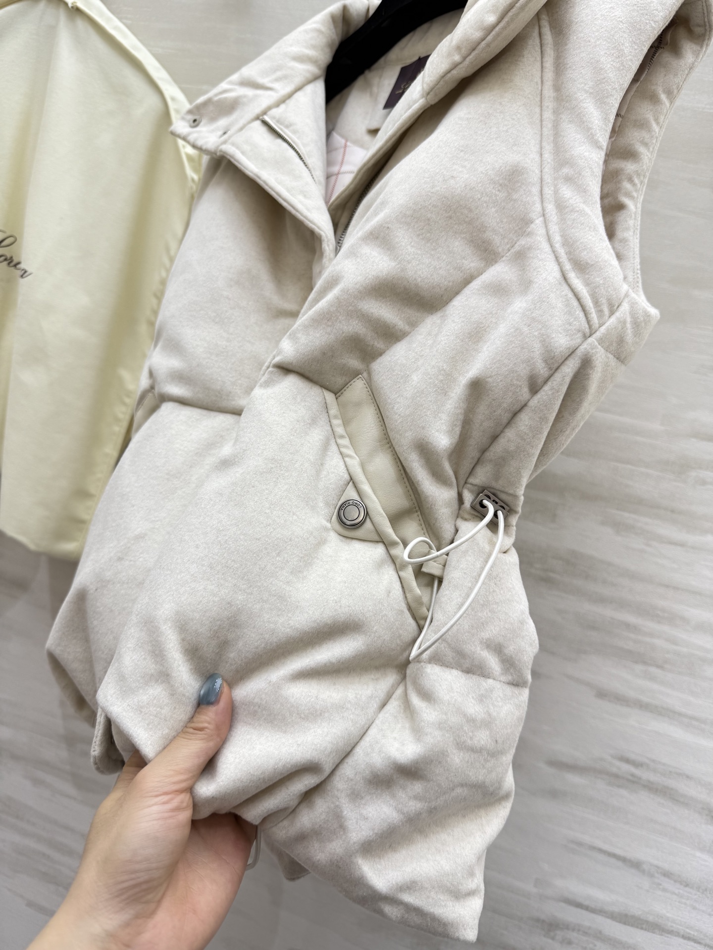 #lP🌹²⁵秋冬新款 羊毛羽绒马甲 内里90白鸭绒填充 外层羊毛面料 高品质定制 现货首发size：S/