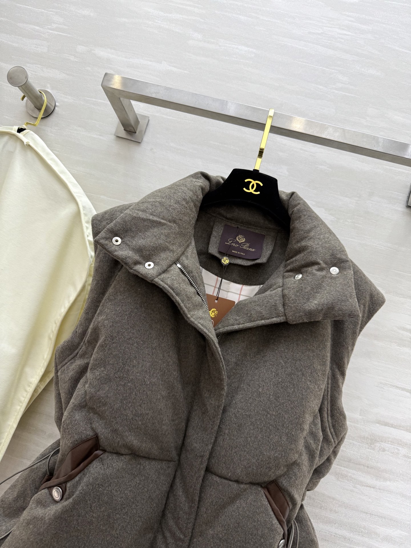 #lP🌹²⁵秋冬新款 羊毛羽绒马甲 内里90白鸭绒填充 外层羊毛面料 高品质定制 现货首发size：S/