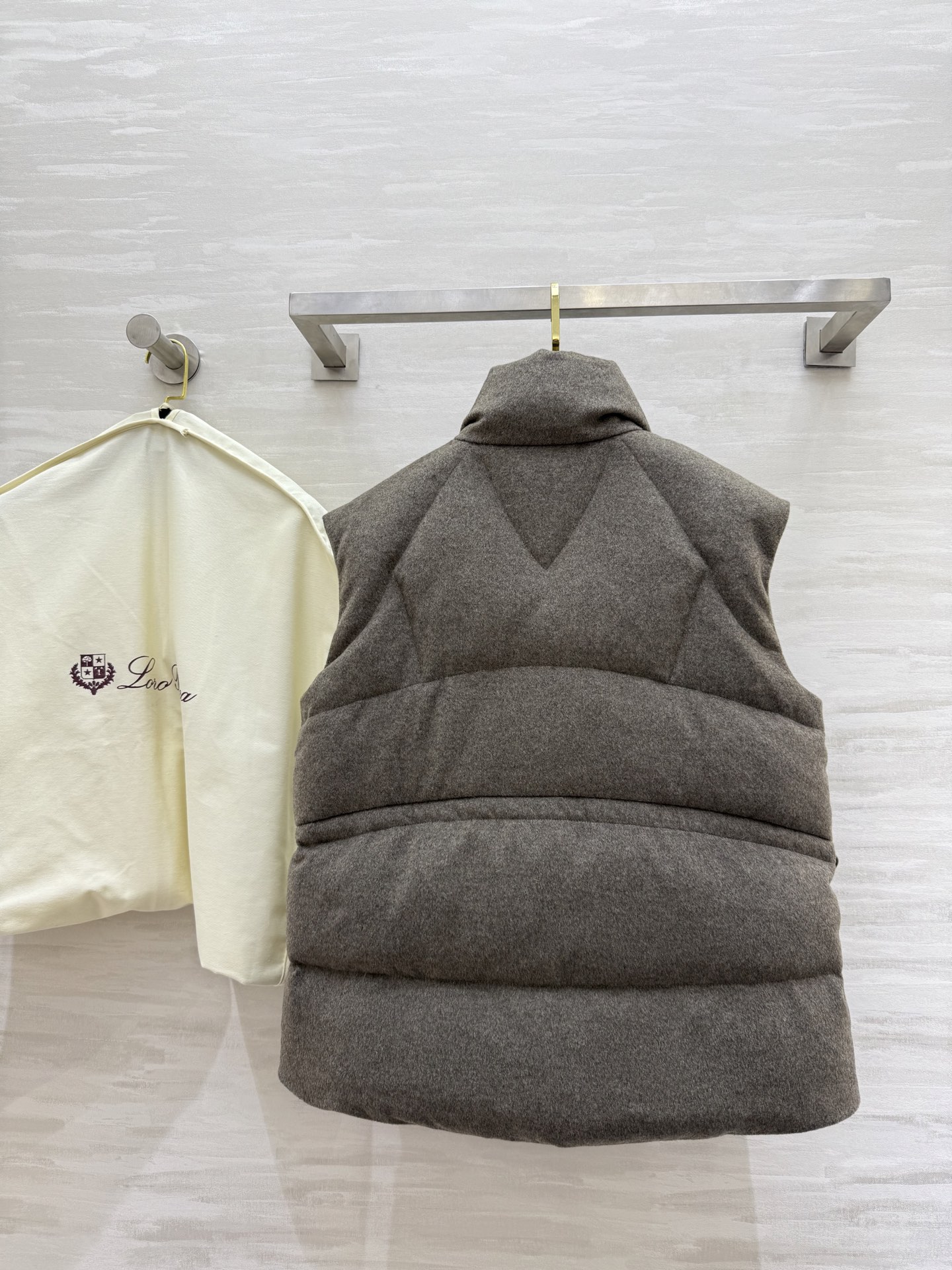 #lP🌹²⁵秋冬新款 羊毛羽绒马甲 内里90白鸭绒填充 外层羊毛面料 高品质定制 现货首发size：S/