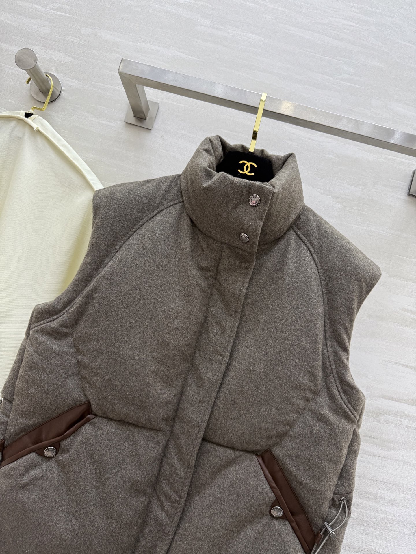 #lP🌹²⁵秋冬新款 羊毛羽绒马甲 内里90白鸭绒填充 外层羊毛面料 高品质定制 现货首发size：S/