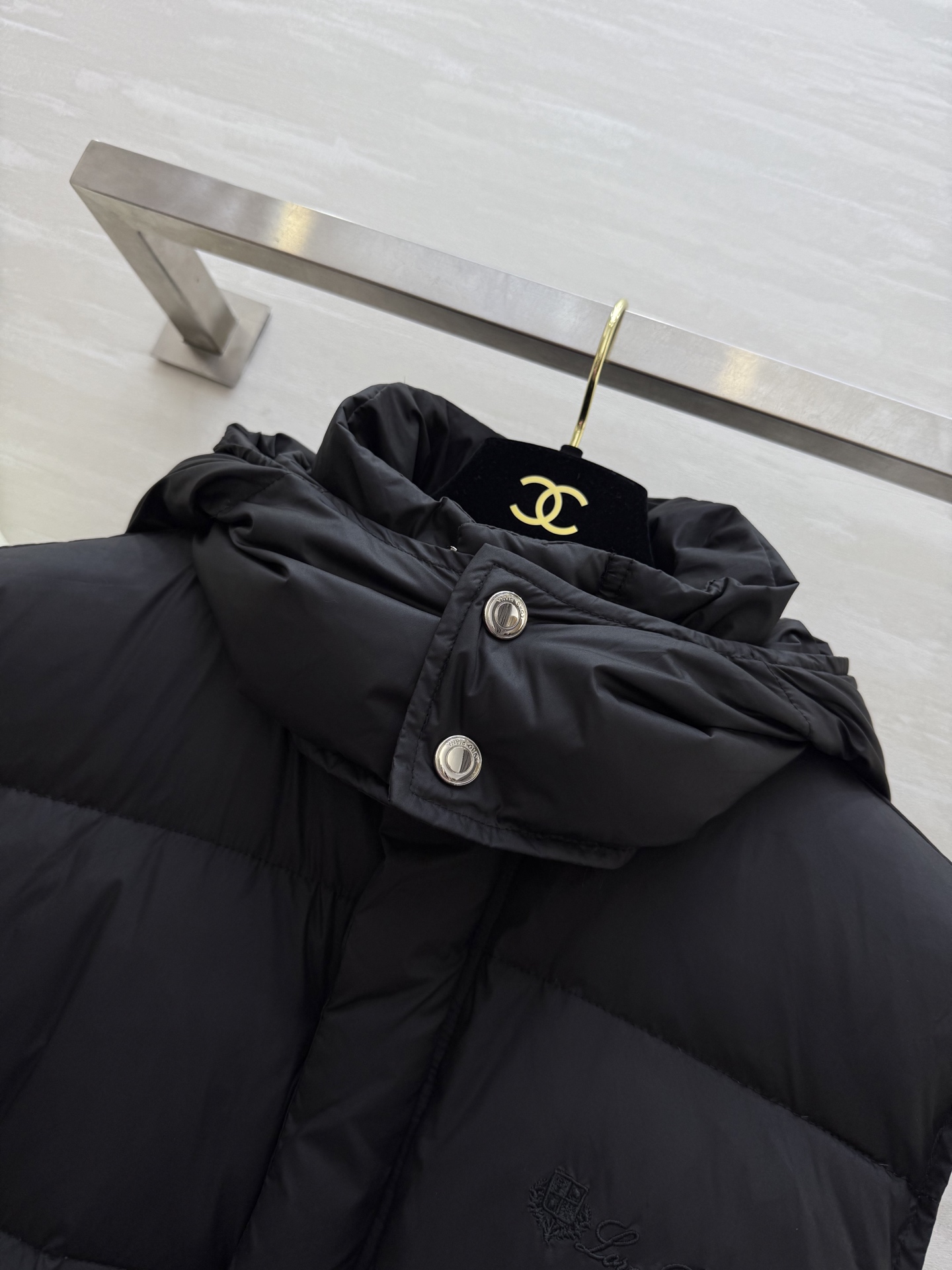 #Loro pian♡²⁵｜秋冬新款 连帽羽绒马甲外套 内里填充90国标白鸭绒 前襟logo刺绣🪡精致高