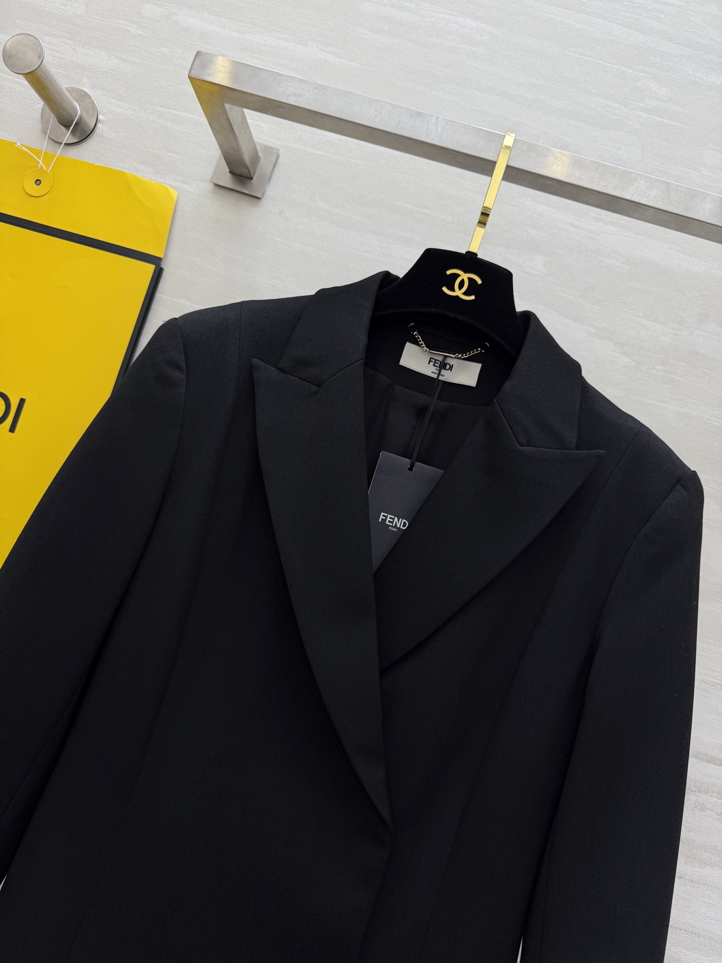 #FEND♡²⁵秋冬新款 「飒到炸廓形风衣式连衣裙」——不费力的大女主气场 高品质 现货首发size：S