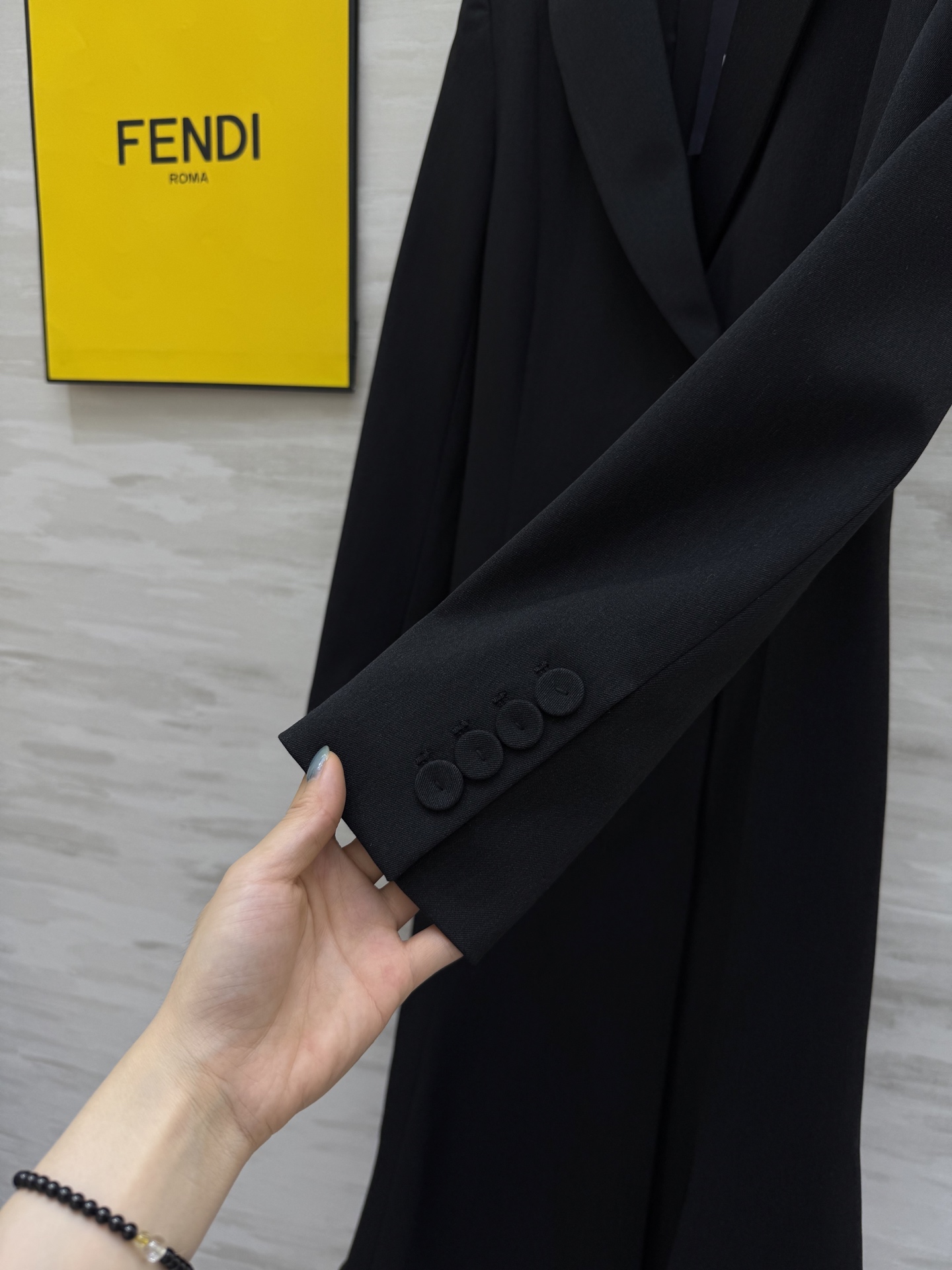 #FEND♡²⁵秋冬新款 「飒到炸廓形风衣式连衣裙」——不费力的大女主气场 高品质 现货首发size：S