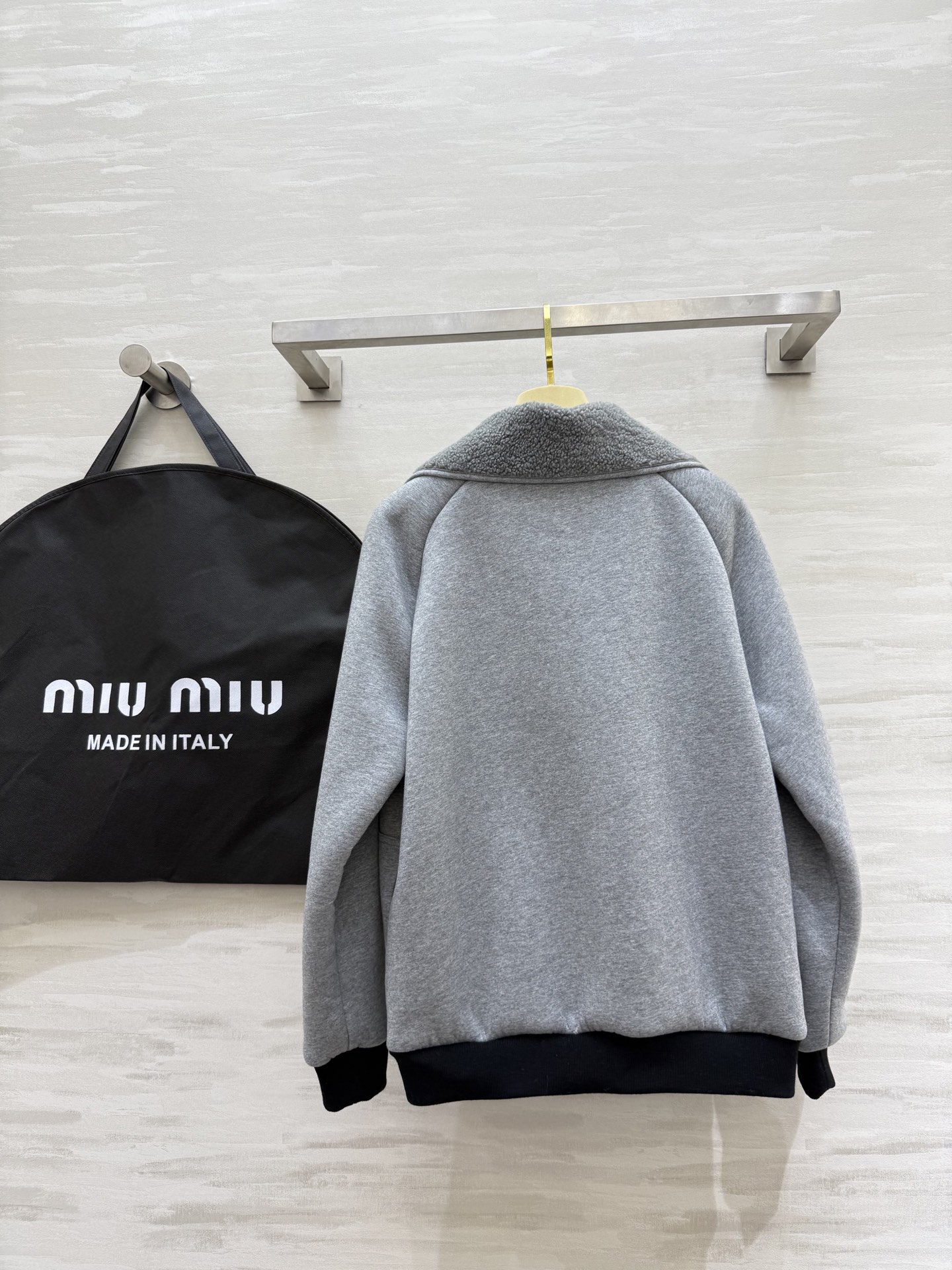 #Miumi♡²⁵秋冬新款 环保羔毛立领外套 高品质定制 现货首发size：S/M/L（s码胸围：106