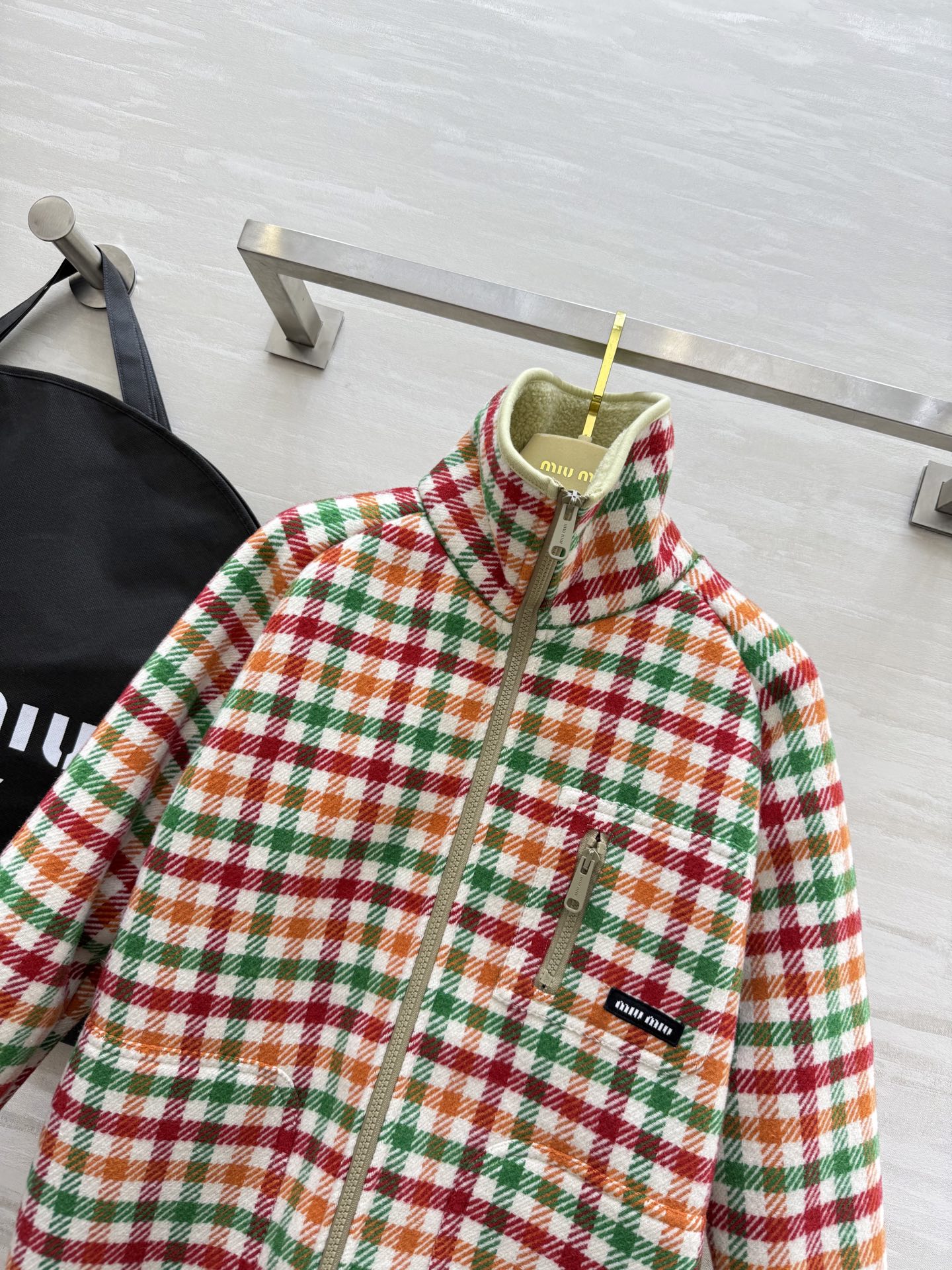 #Miumi♡²⁵秋冬新款 可露丽复古格子风环保羔毛外套 高品质定制 现货首发size：S/M/L（s码